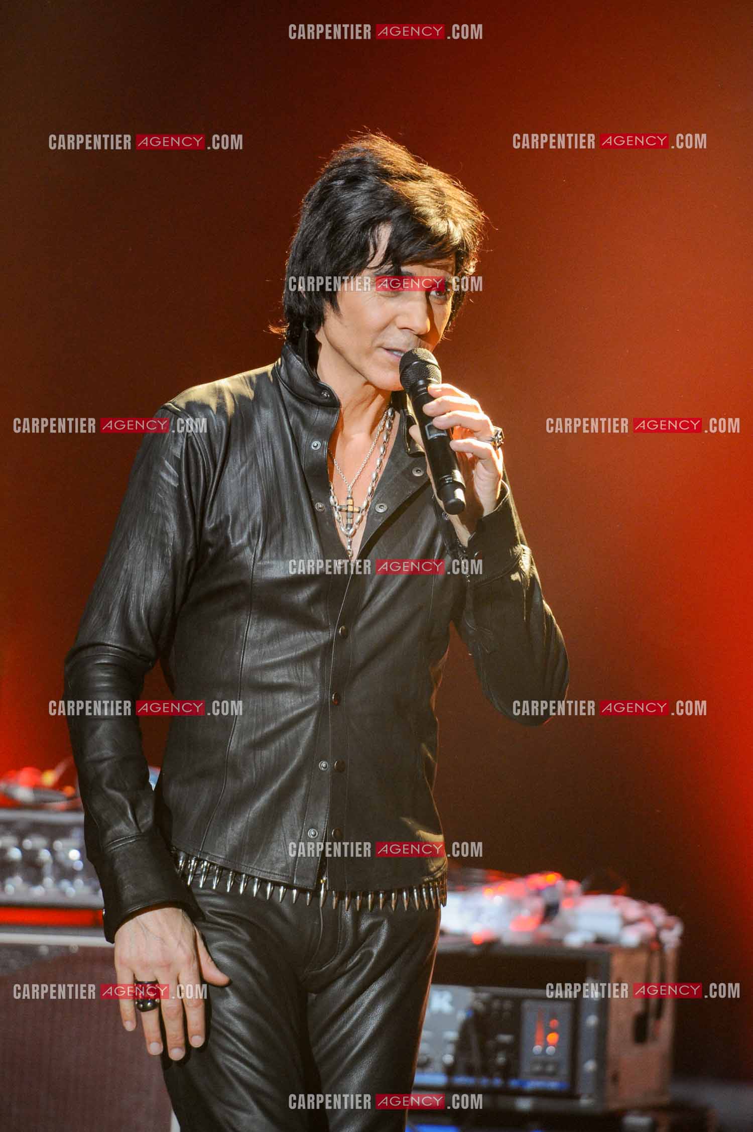 Le chanteur Jean-Luc Lahaye en concert au Bataclan.  ( Exclusif )