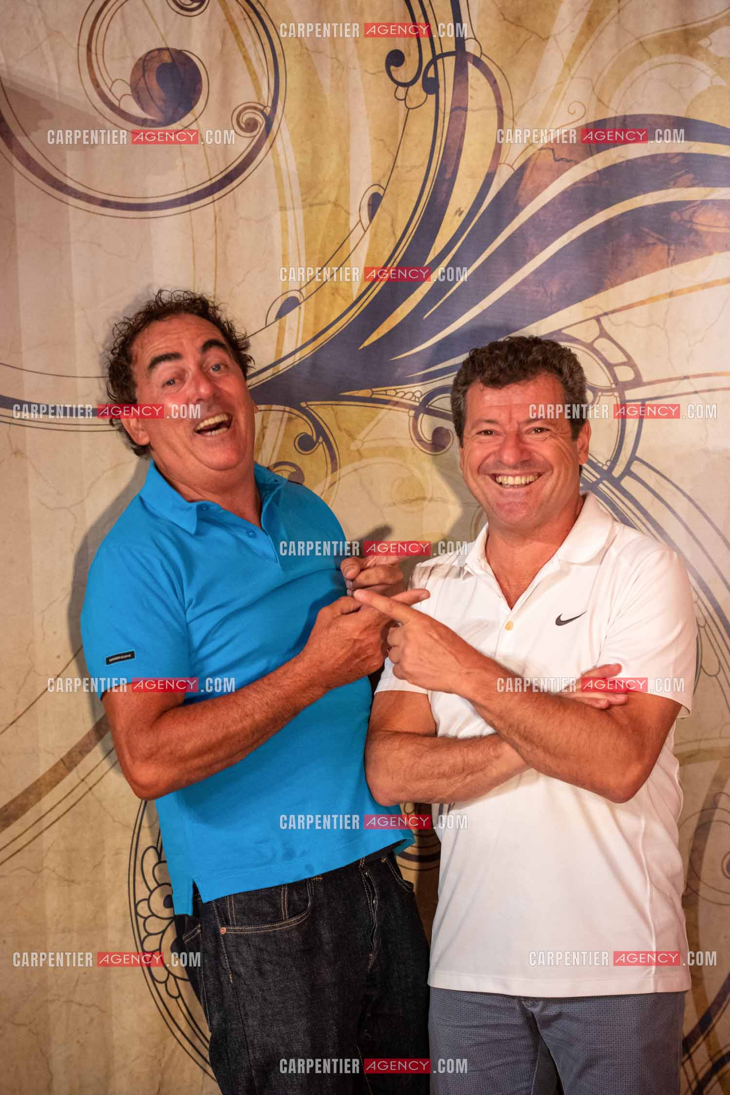 Eric Carrière et Francis Ginibré les deux humoristes Français formant le duo “Les Chevaliers Du Fiel“ au théâtre de Paris à Avignon.    ( Exclusif )