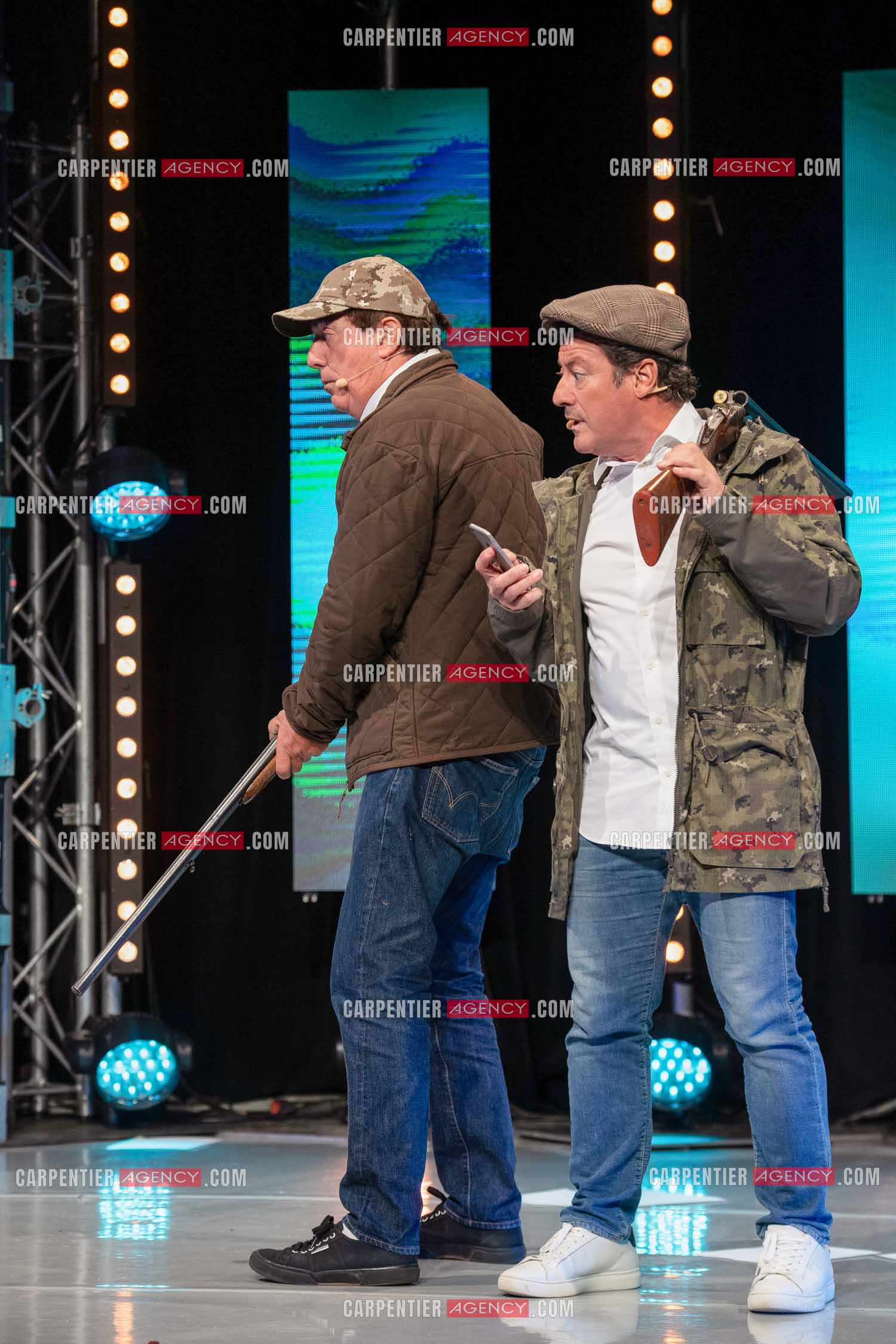 Eric Carrière et Francis Ginibré les deux humoristes Français formant le duo “Les Chevaliers Du Fiel“ au théâtre de Paris à Avignon.    ( Exclusif )