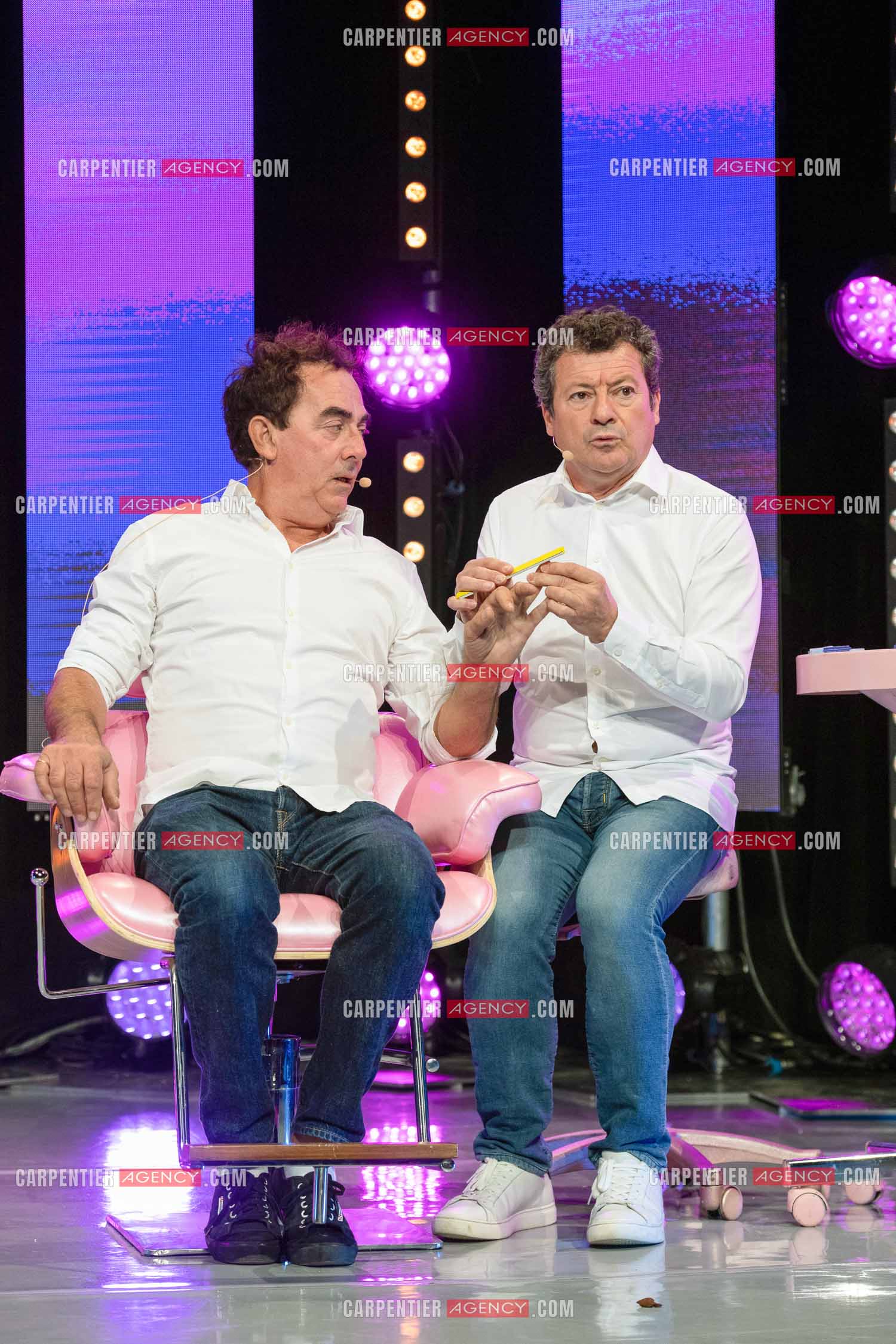 Eric Carrière et Francis Ginibré les deux humoristes Français formant le duo “Les Chevaliers Du Fiel“ au théâtre de Paris à Avignon.    ( Exclusif )