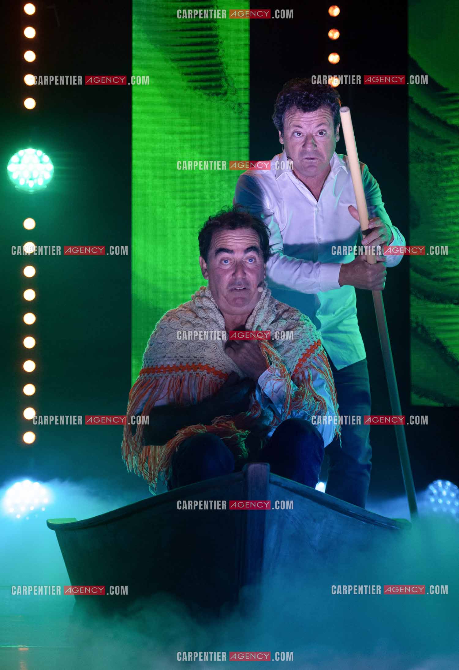 Eric Carrière et Francis Ginibré les deux humoristes Français formant le duo “Les Chevaliers Du Fiel“ au théâtre de Paris à Avignon.    ( Exclusif )