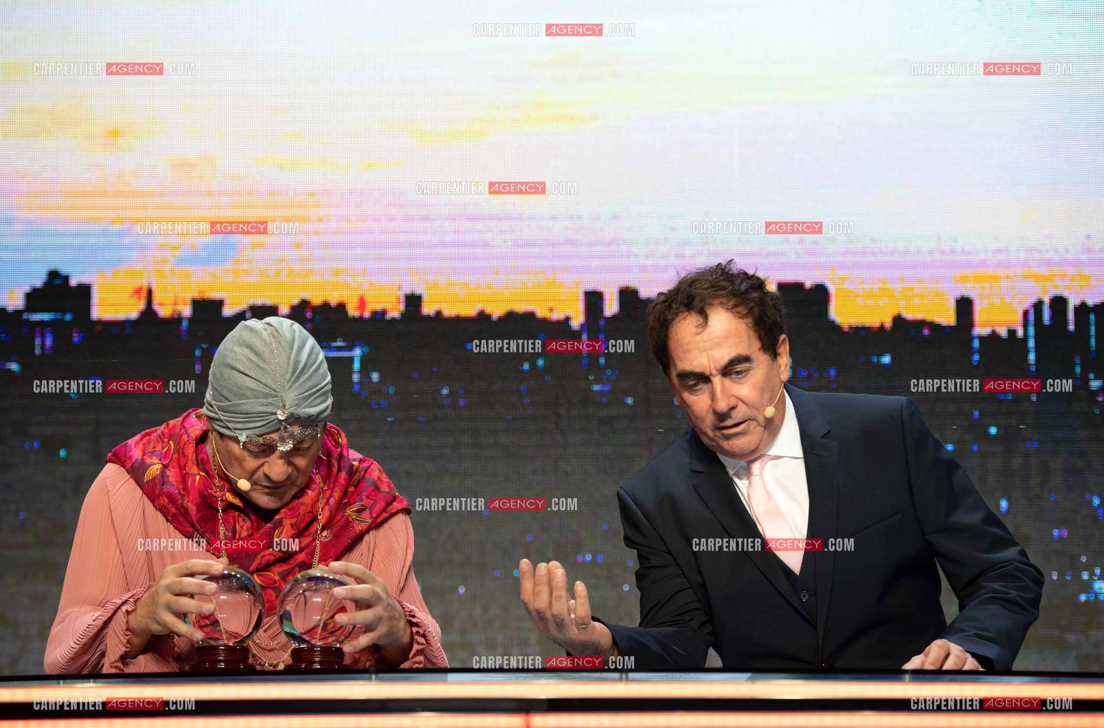 Eric Carrière et Francis Ginibré les deux humoristes Français formant le duo “Les Chevaliers Du Fiel“ au théâtre de Paris à Avignon.    ( Exclusif )