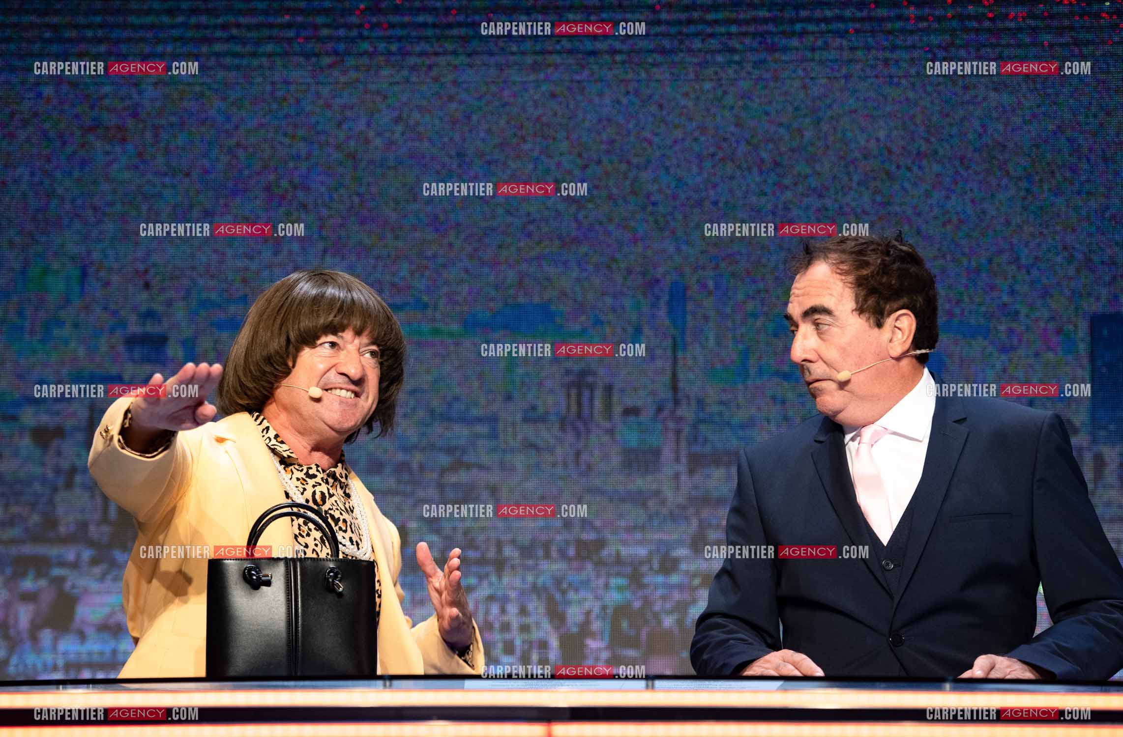 Eric Carrière et Francis Ginibré les deux humoristes Français formant le duo “Les Chevaliers Du Fiel“ au théâtre de Paris à Avignon.    ( Exclusif )