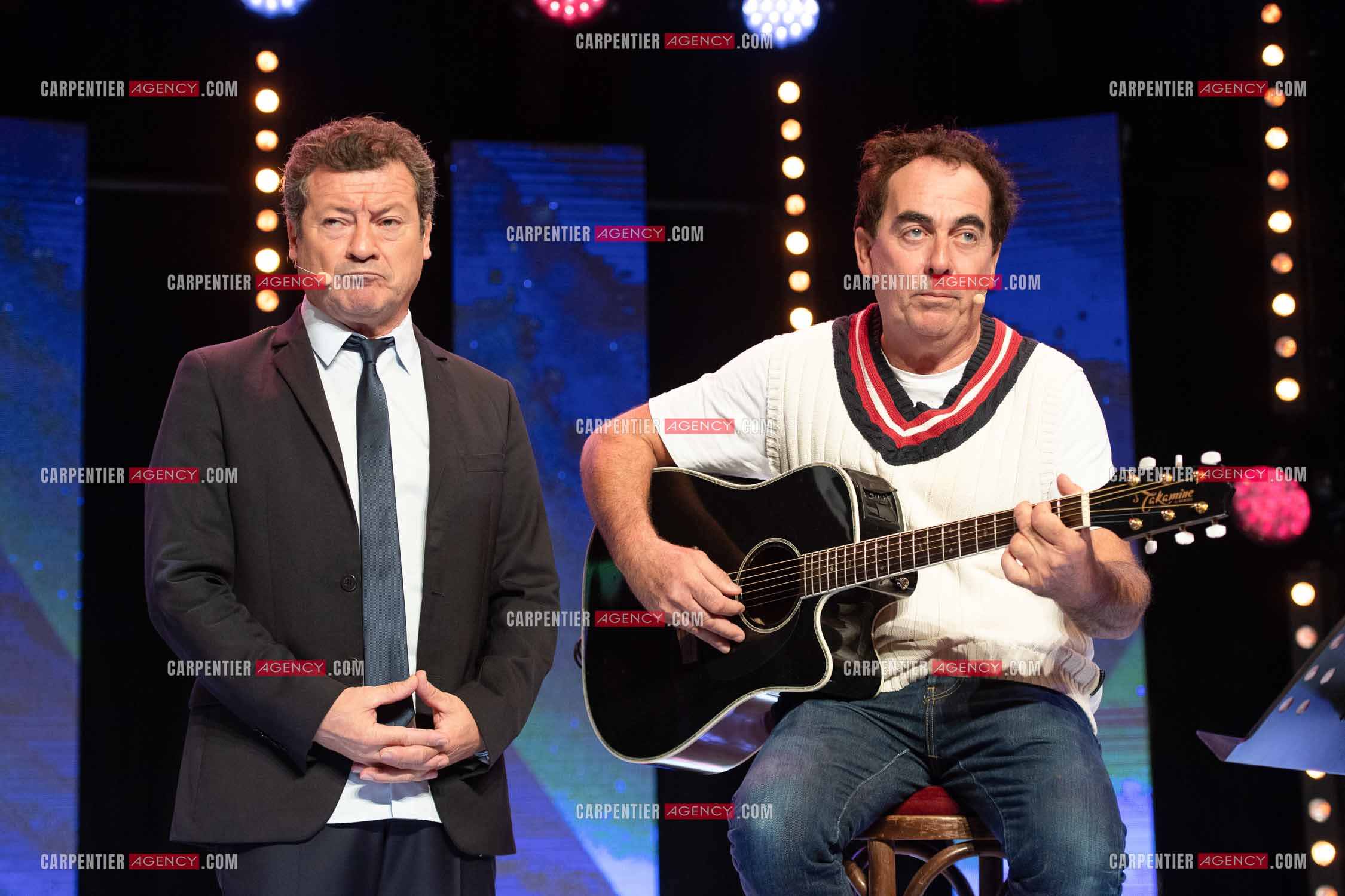 Eric Carrière et Francis Ginibré les deux humoristes Français formant le duo “Les Chevaliers Du Fiel“ au théâtre de Paris à Avignon.    ( Exclusif )