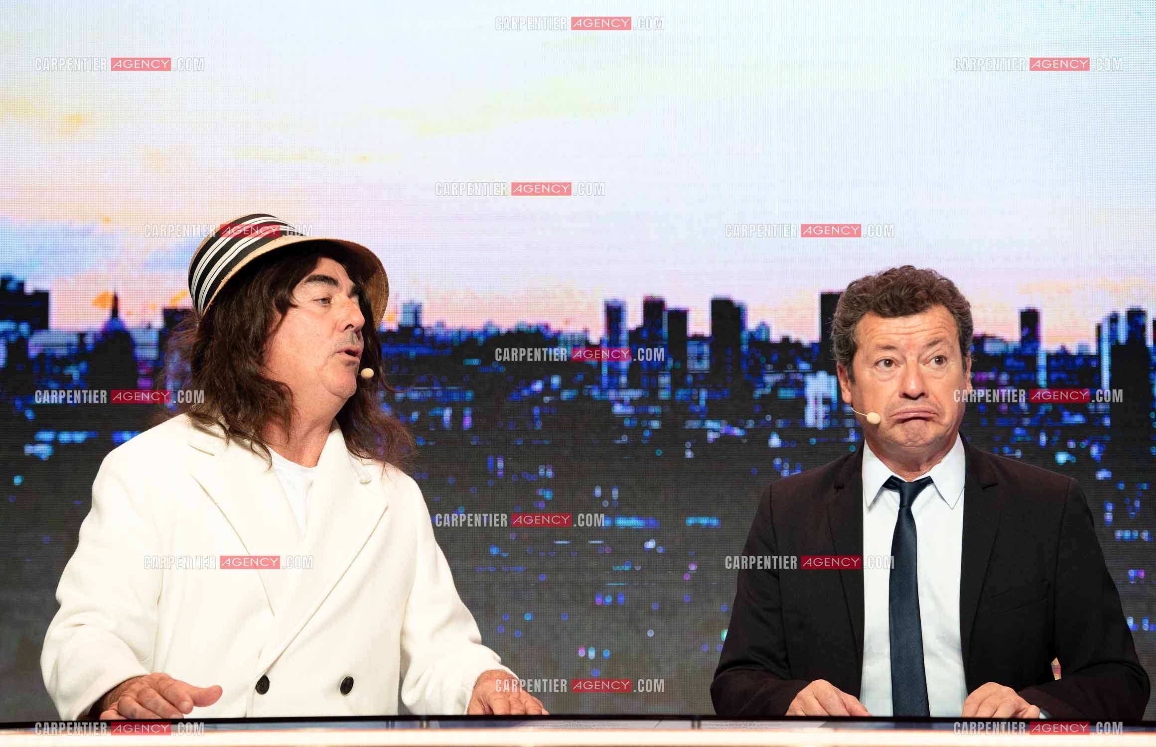 Eric Carrière et Francis Ginibré les deux humoristes Français formant le duo “Les Chevaliers Du Fiel“ au théâtre de Paris à Avignon.    ( Exclusif )