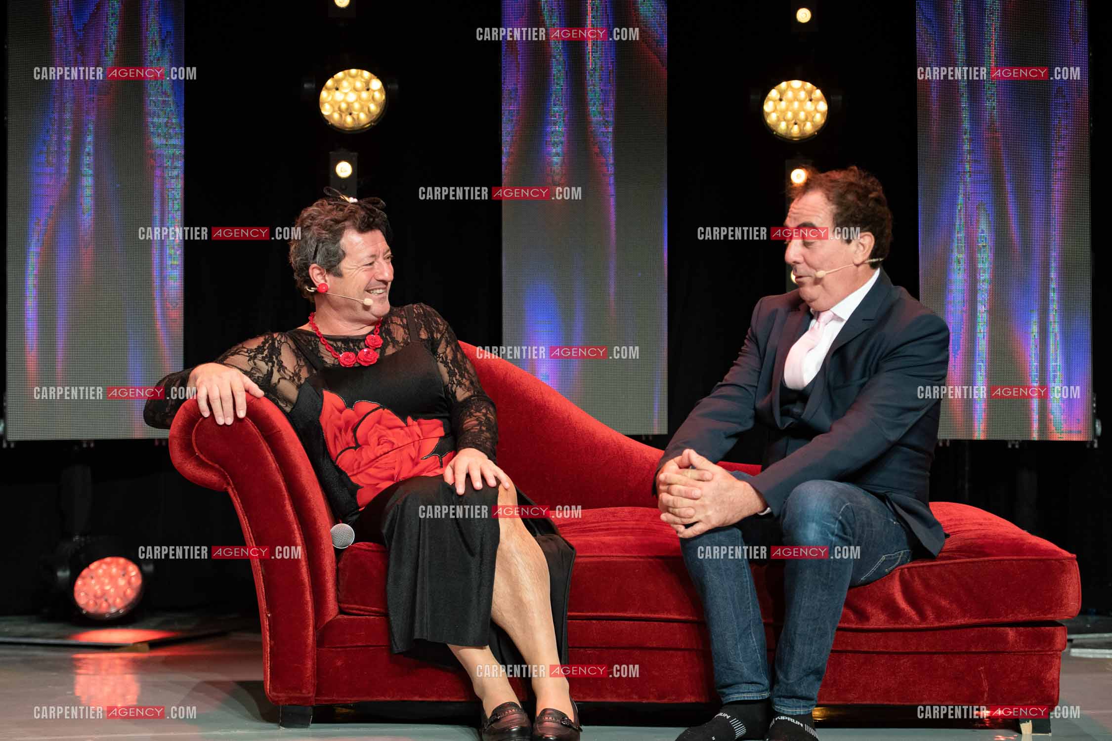 Eric Carrière et Francis Ginibré les deux humoristes Français formant le duo “Les Chevaliers Du Fiel“ au théâtre de Paris à Avignon.    ( Exclusif )