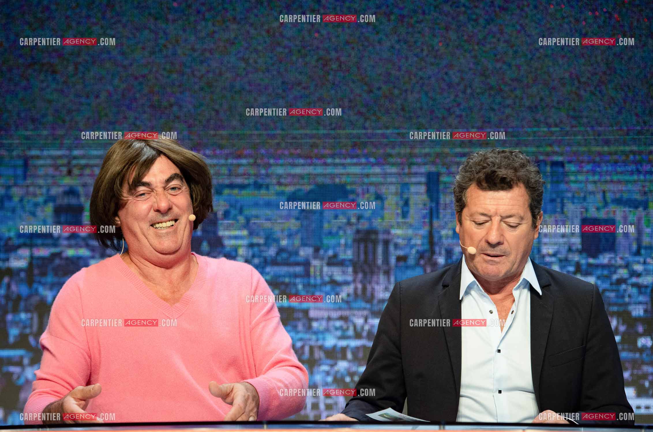 Eric Carrière et Francis Ginibré les deux humoristes Français formant le duo “Les Chevaliers Du Fiel“ au théâtre de Paris à Avignon.    ( Exclusif )