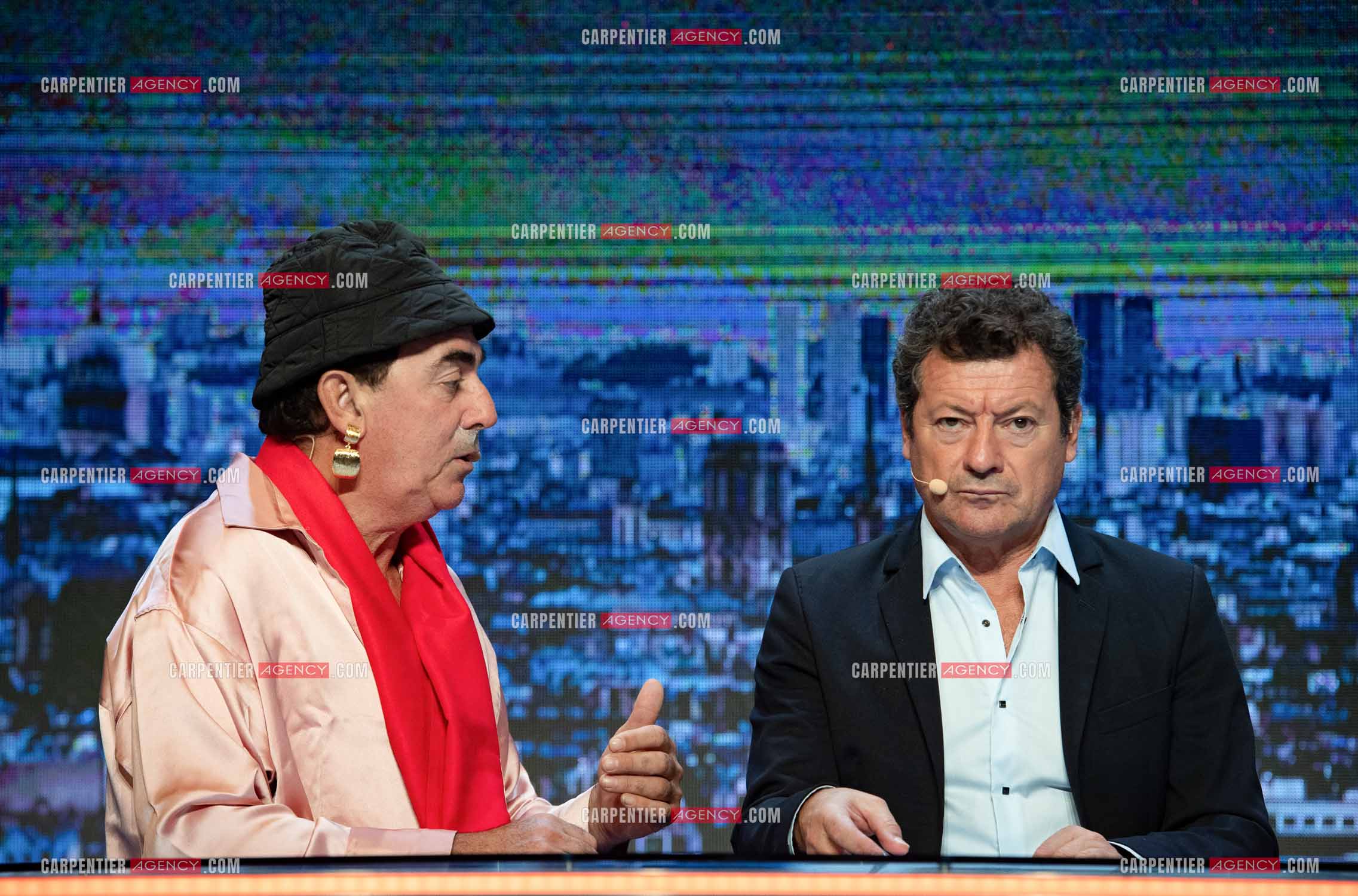 Eric Carrière et Francis Ginibré les deux humoristes Français formant le duo “Les Chevaliers Du Fiel“ au théâtre de Paris à Avignon.    ( Exclusif )