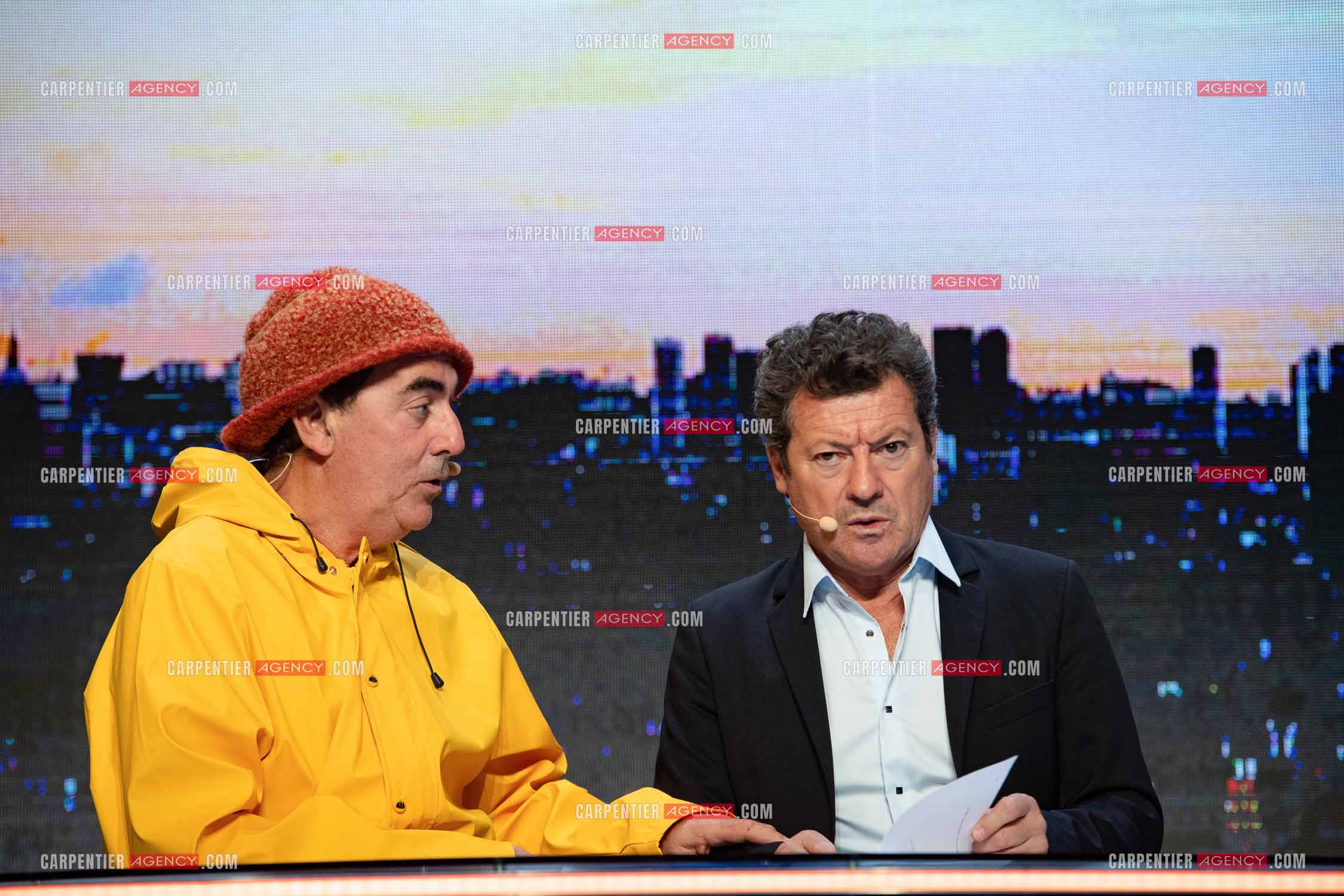 Eric Carrière et Francis Ginibré les deux humoristes Français formant le duo “Les Chevaliers Du Fiel“ au théâtre de Paris à Avignon.    ( Exclusif )