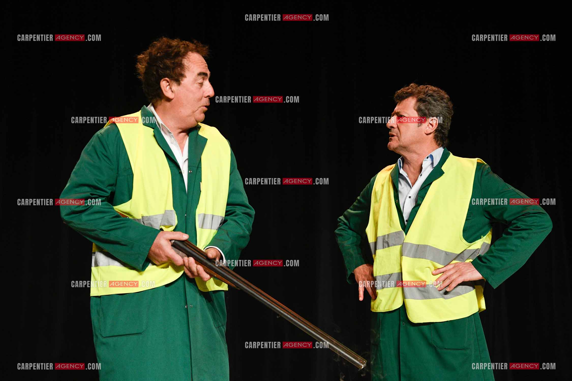 Eric Carrière et Francis Ginibré les deux humoristes Français formant le duo “Les Chevaliers Du Fiel“ au théâtre de Paris à Avignon.    ( Exclusif )