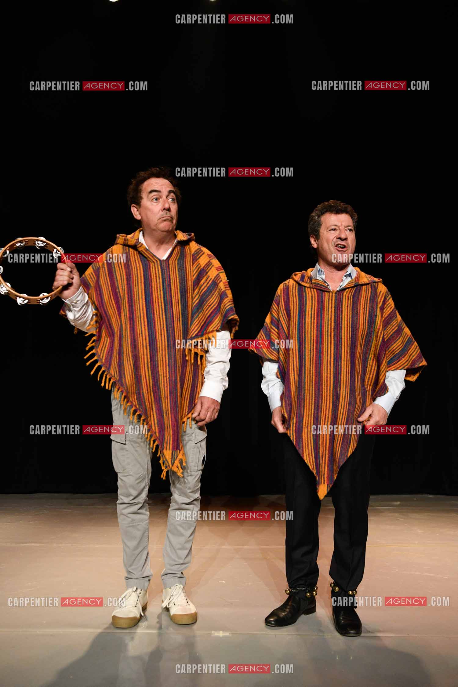 Eric Carrière et Francis Ginibré les deux humoristes Français formant le duo “Les Chevaliers Du Fiel“ au théâtre de Paris à Avignon.    ( Exclusif )