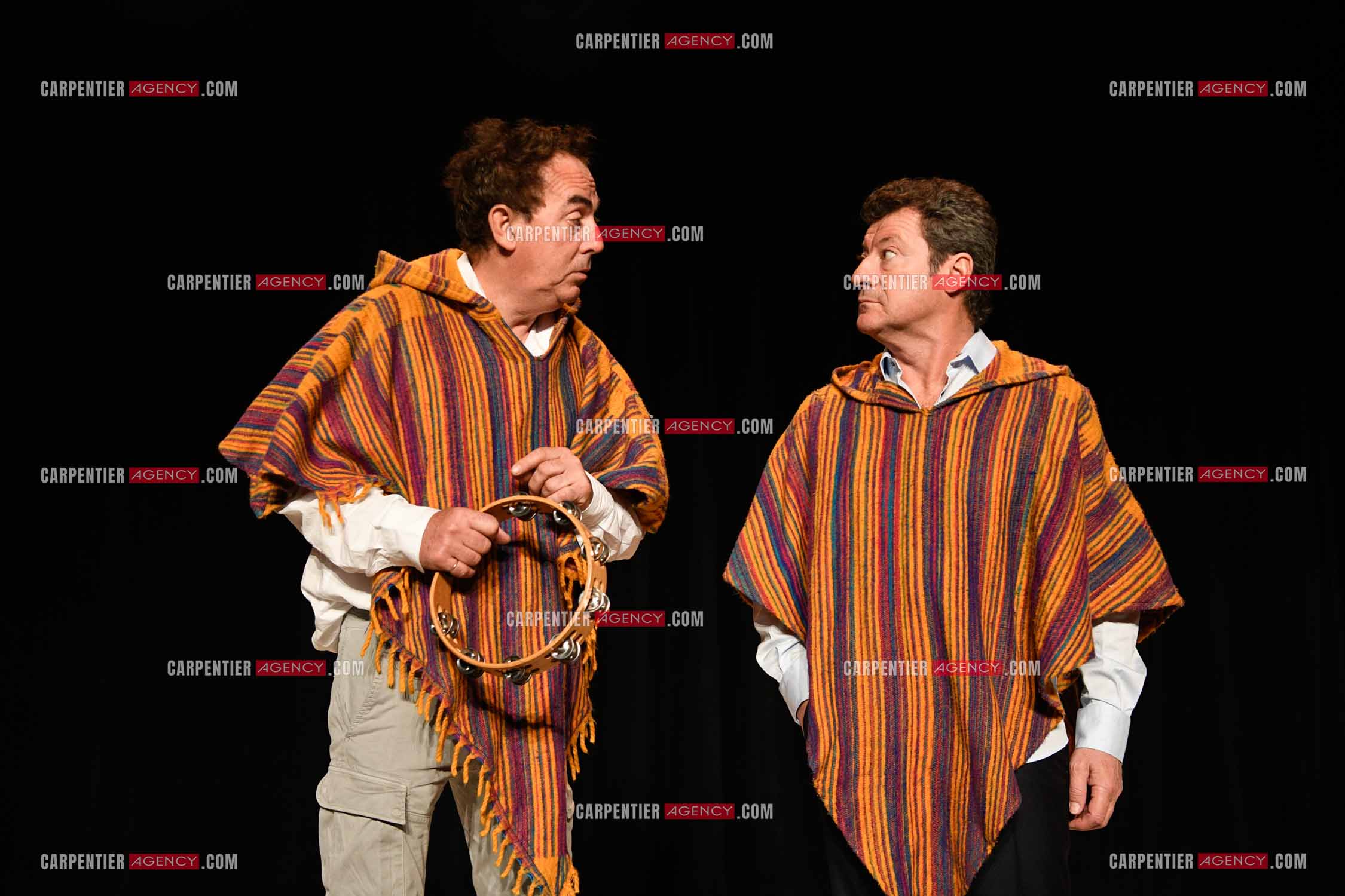 Eric Carrière et Francis Ginibré les deux humoristes Français formant le duo “Les Chevaliers Du Fiel“ au théâtre de Paris à Avignon.    ( Exclusif )