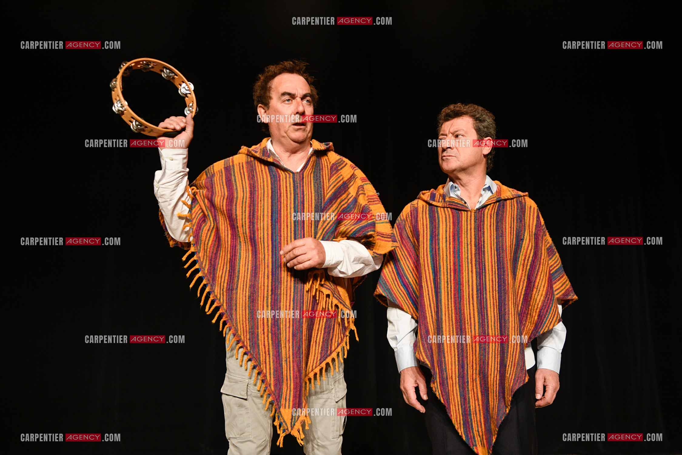 Eric Carrière et Francis Ginibré les deux humoristes Français formant le duo “Les Chevaliers Du Fiel“ au théâtre de Paris à Avignon.    ( Exclusif )