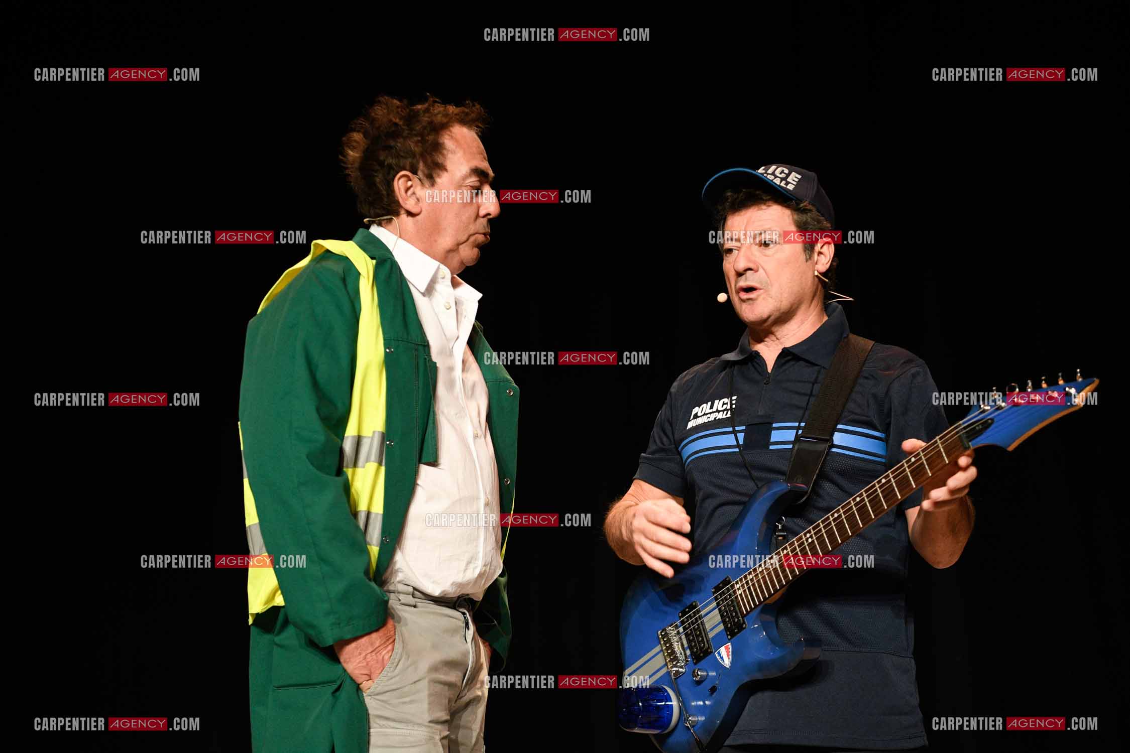 Eric Carrière et Francis Ginibré les deux humoristes Français formant le duo “Les Chevaliers Du Fiel“ au théâtre de Paris à Avignon.    ( Exclusif )