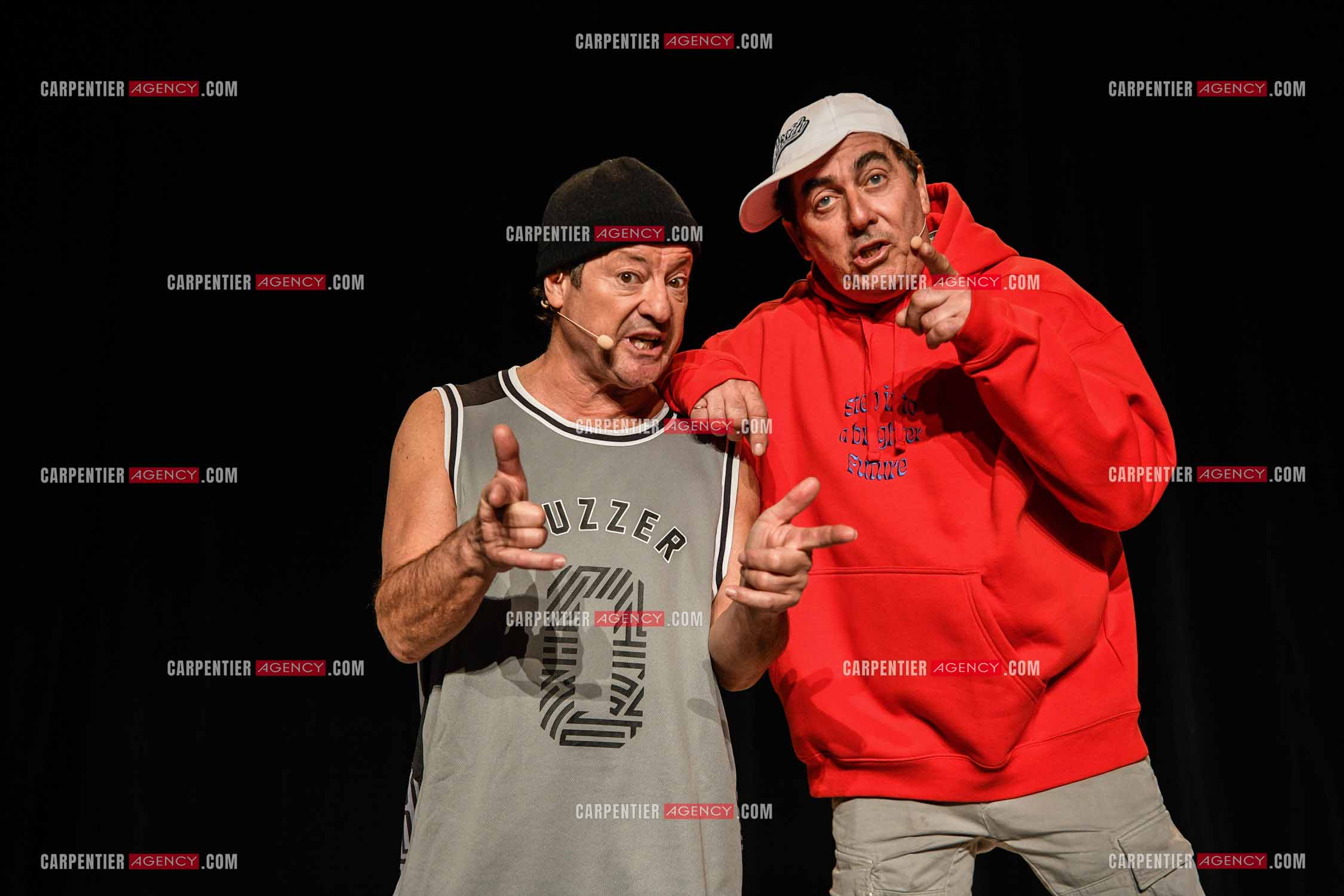 Eric Carrière et Francis Ginibré les deux humoristes Français formant le duo “Les Chevaliers Du Fiel“ au théâtre de Paris à Avignon.    ( Exclusif )