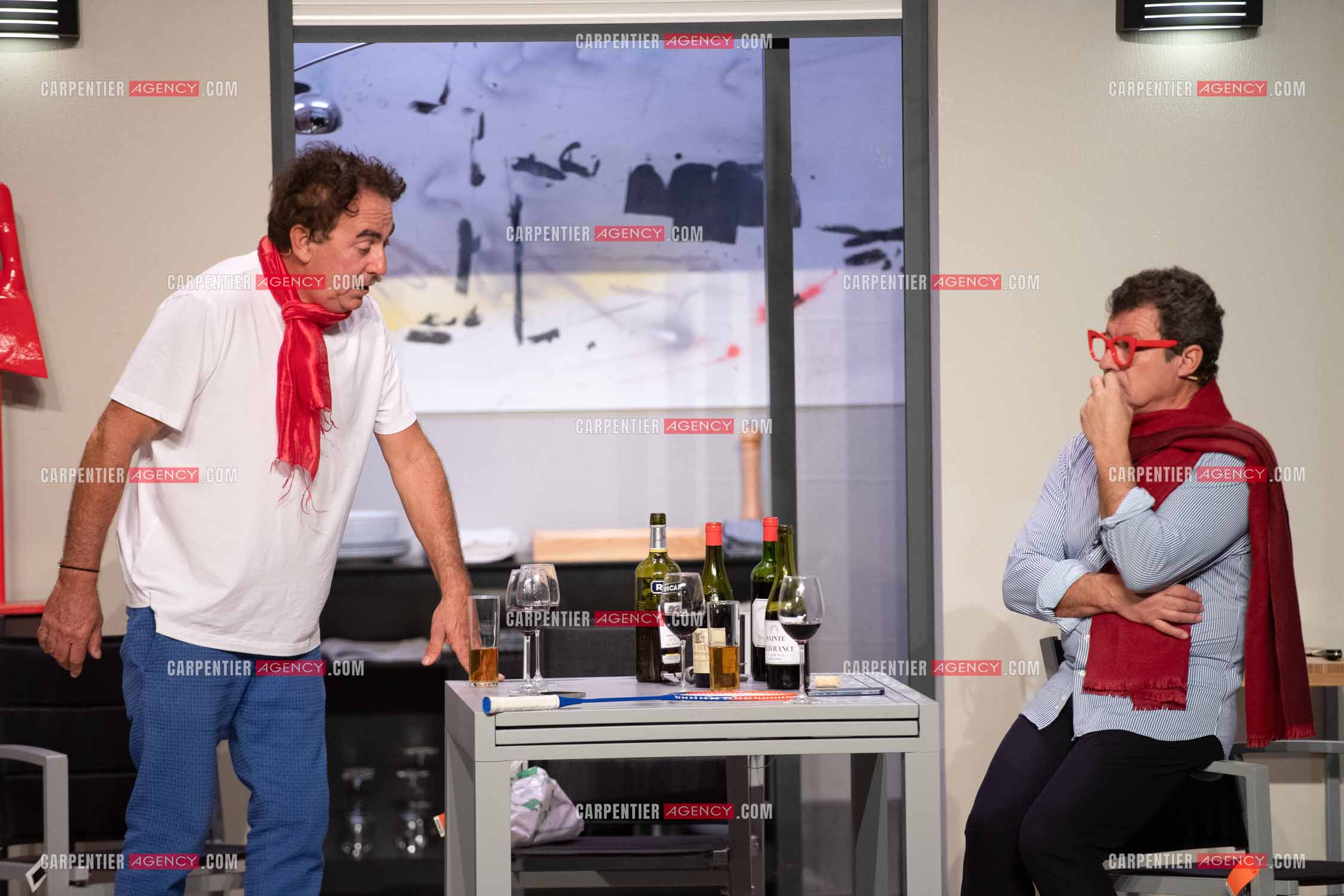 Eric Carrière et Francis Ginibré les deux humoristes Français formant le duo “Les Chevaliers Du Fiel“ au théâtre de Paris à Avignon.    ( Exclusif )