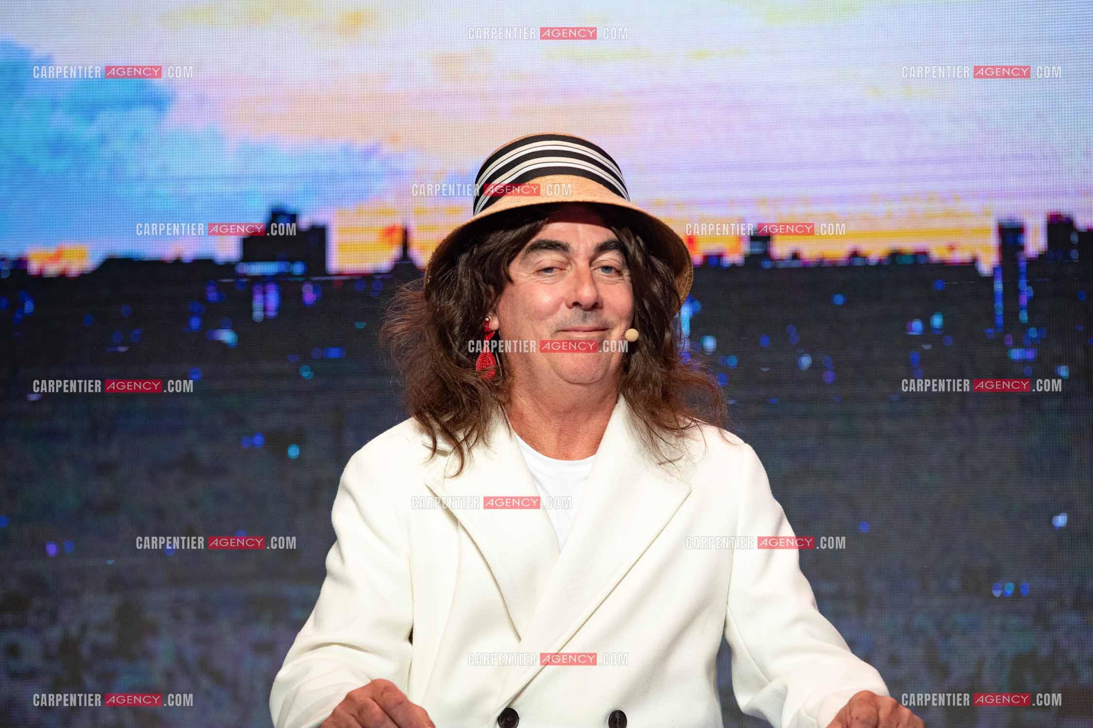 Eric Carrière et Francis Ginibré les deux humoristes Français formant le duo “Les Chevaliers Du Fiel“ au théâtre de Paris à Avignon.    ( Exclusif )