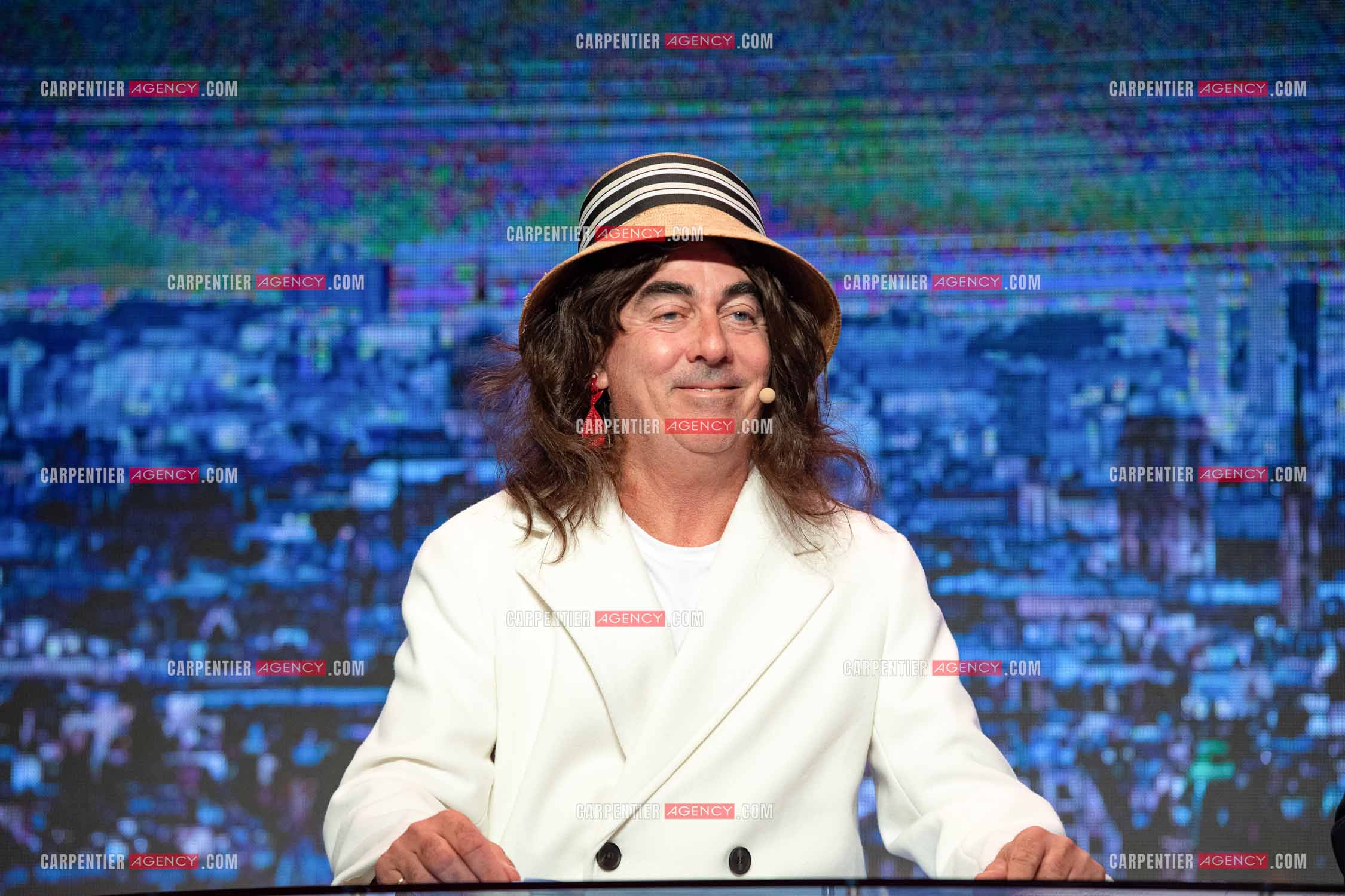 Eric Carrière et Francis Ginibré les deux humoristes Français formant le duo “Les Chevaliers Du Fiel“ au théâtre de Paris à Avignon.    ( Exclusif )