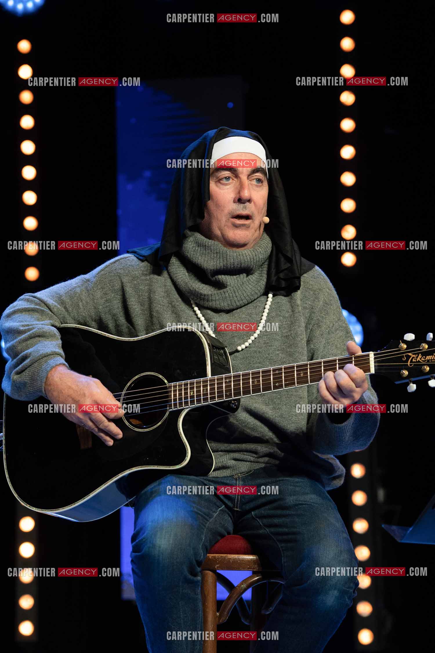 Eric Carrière et Francis Ginibré les deux humoristes Français formant le duo “Les Chevaliers Du Fiel“ au théâtre de Paris à Avignon.    ( Exclusif )