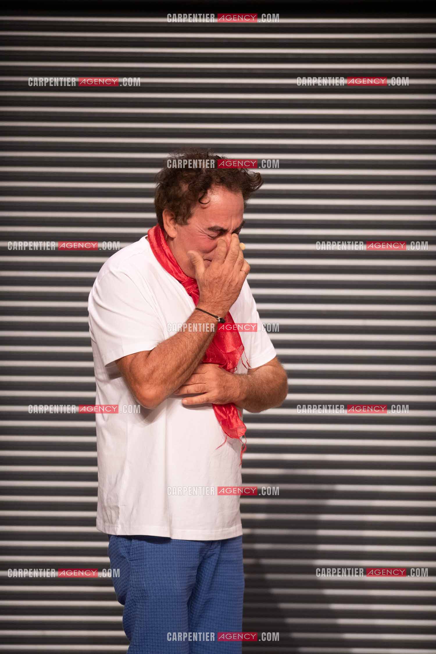 Eric Carrière et Francis Ginibré les deux humoristes Français formant le duo “Les Chevaliers Du Fiel“ au théâtre de Paris à Avignon.    ( Exclusif )