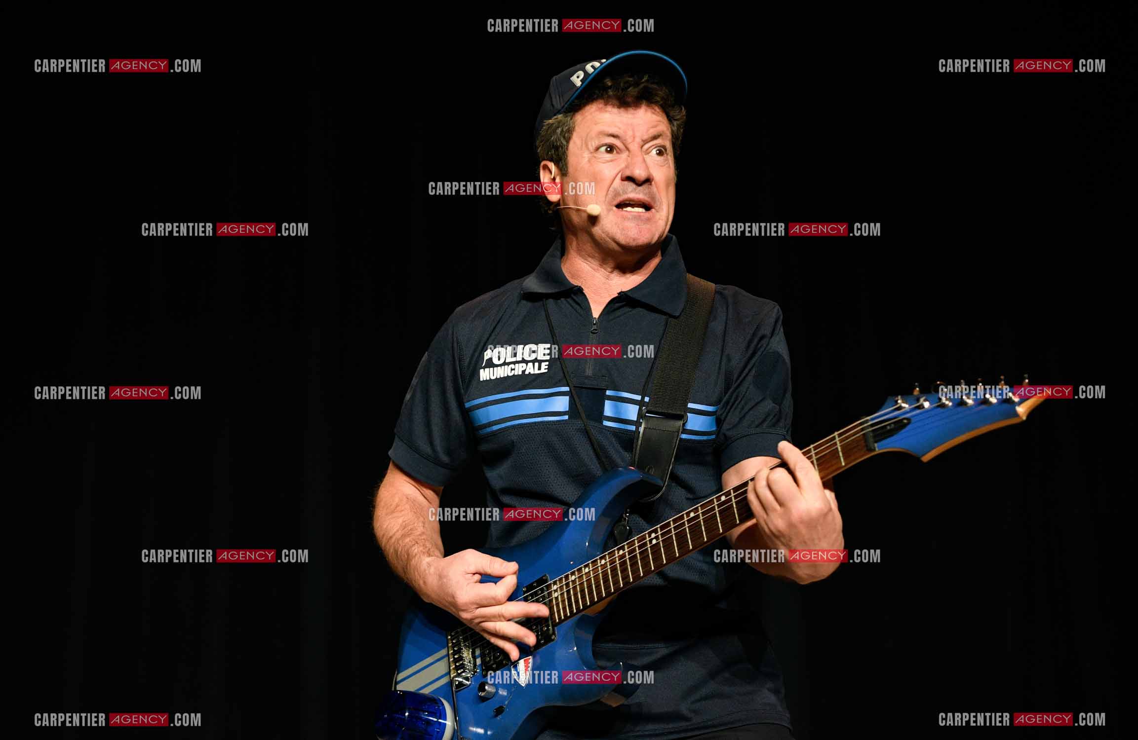 Eric Carrière et Francis Ginibré les deux humoristes Français formant le duo “Les Chevaliers Du Fiel“ au théâtre de Paris à Avignon.    ( Exclusif )