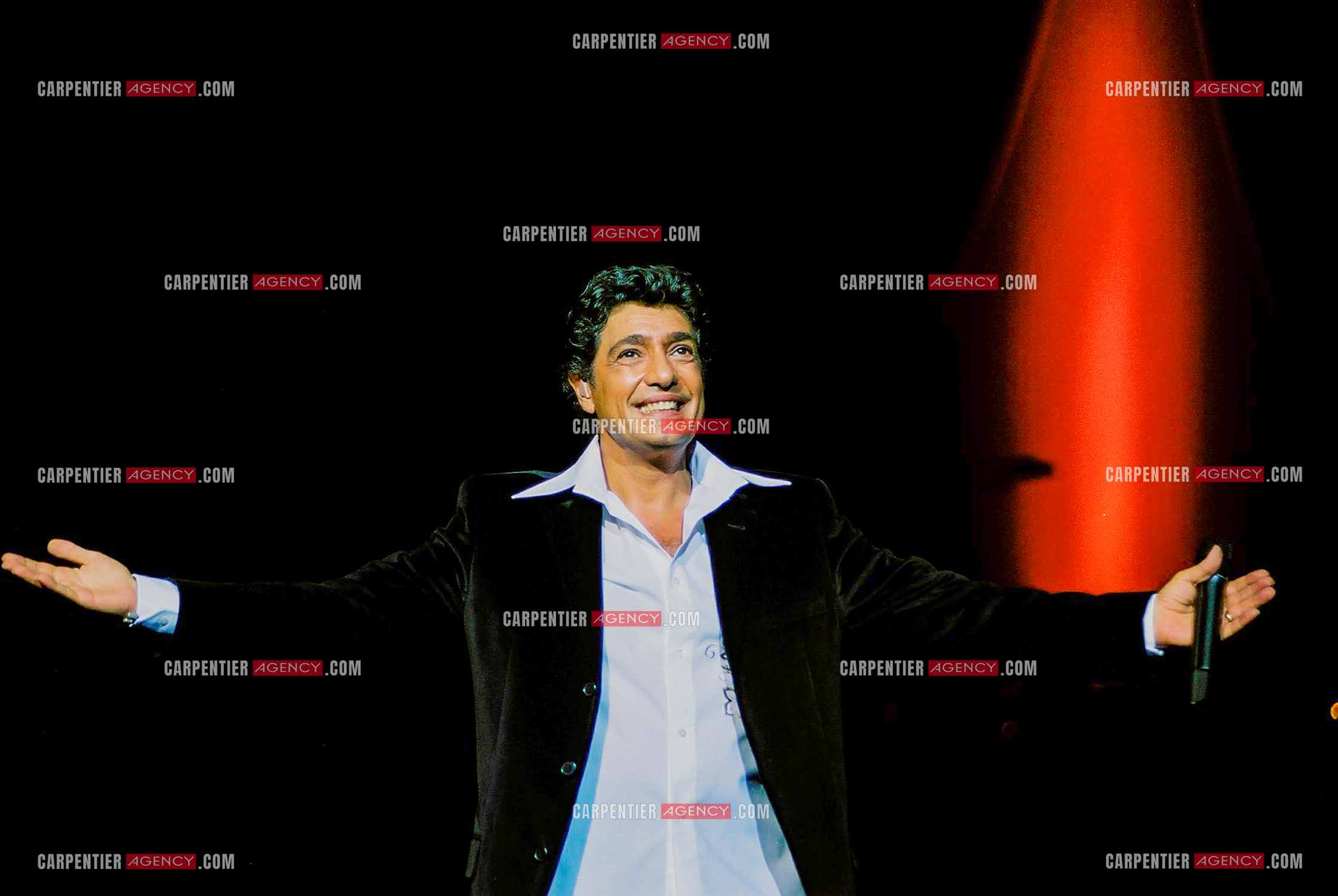 Le chanteur Frédéric François lors de son passage à l'Olympia en 2002.  ( Exclusif )