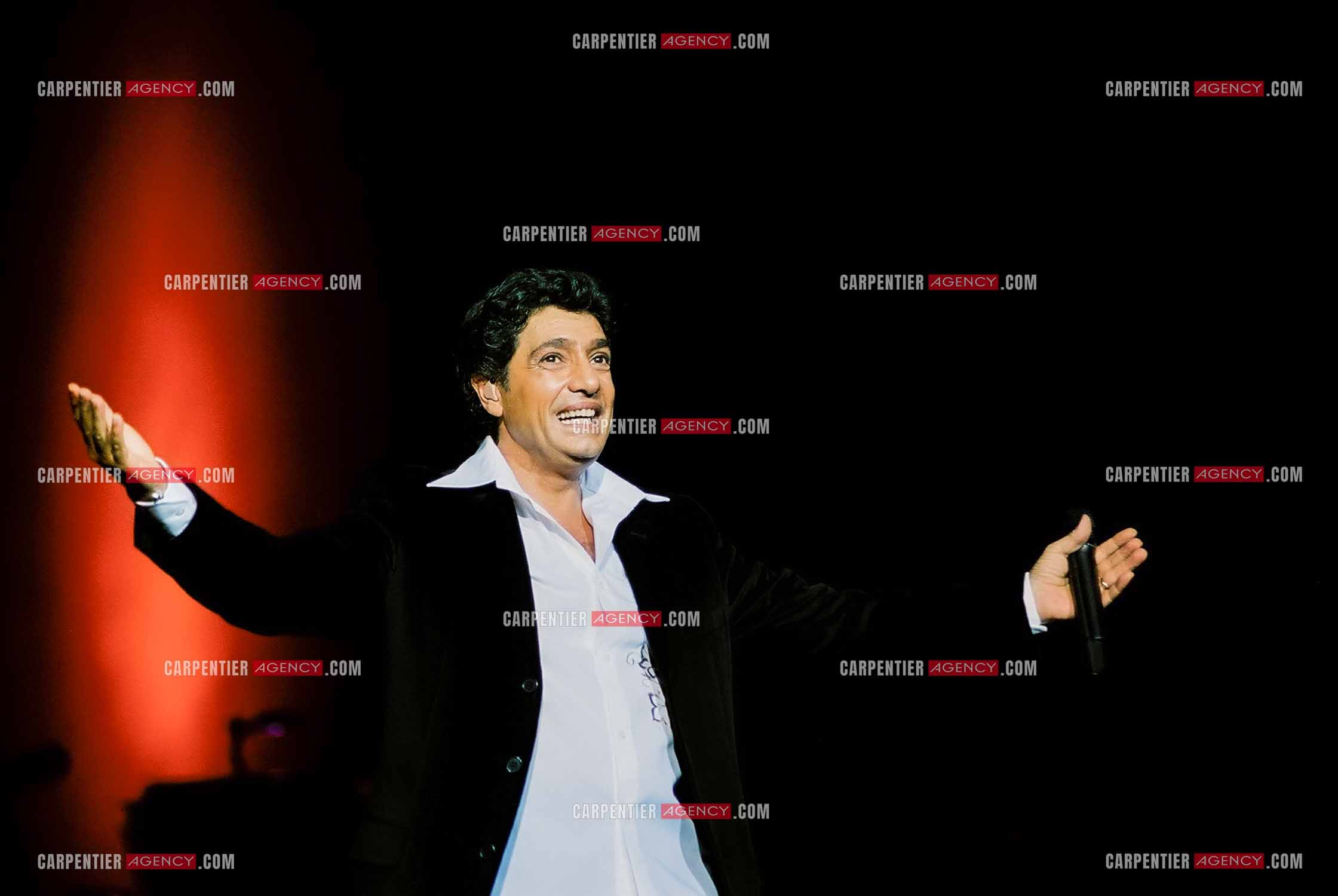 Le chanteur Frédéric François lors de son passage à l'Olympia en 2002.  ( Exclusif )