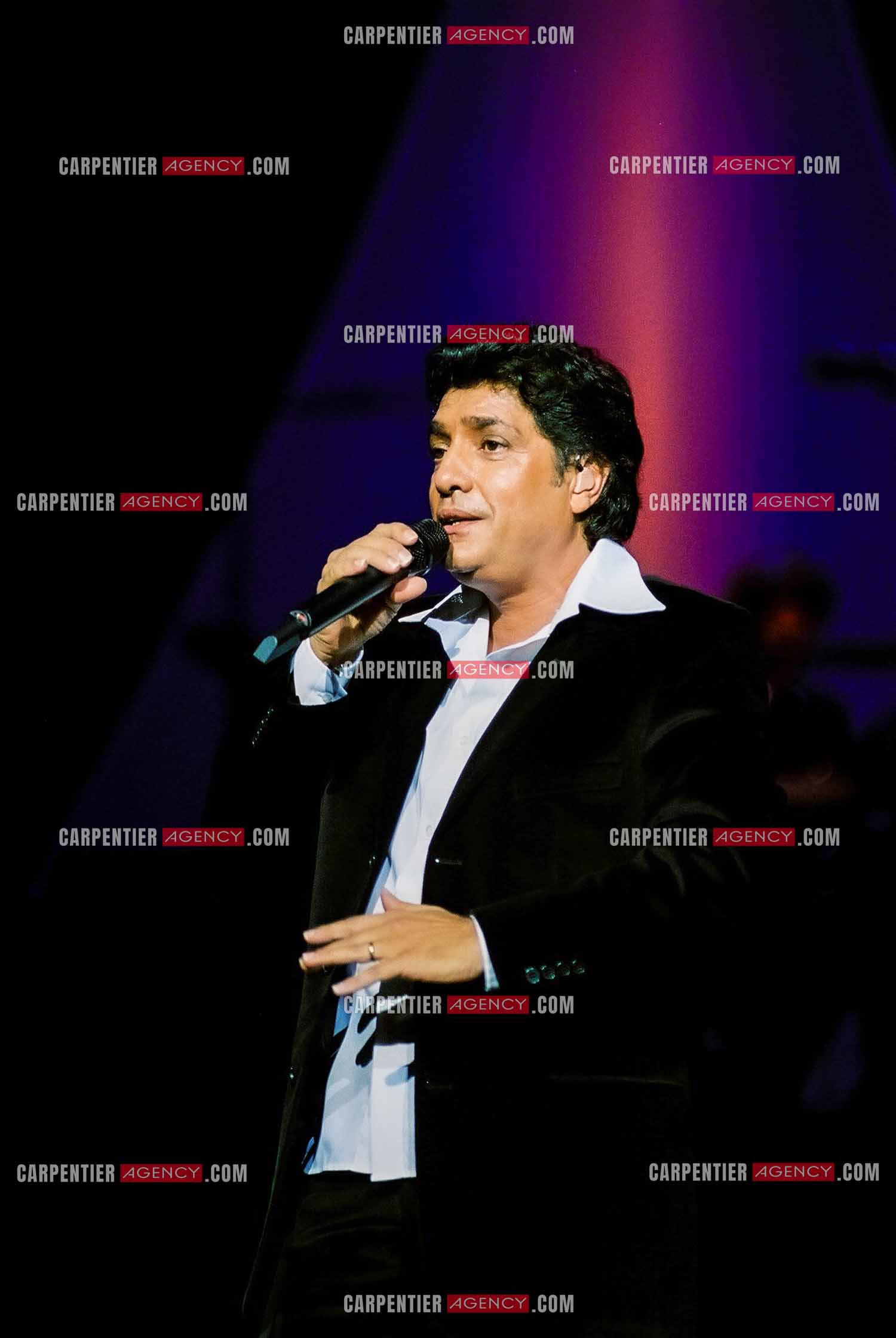 Le chanteur Frédéric François lors de son passage à l'Olympia en 2002.  ( Exclusif )