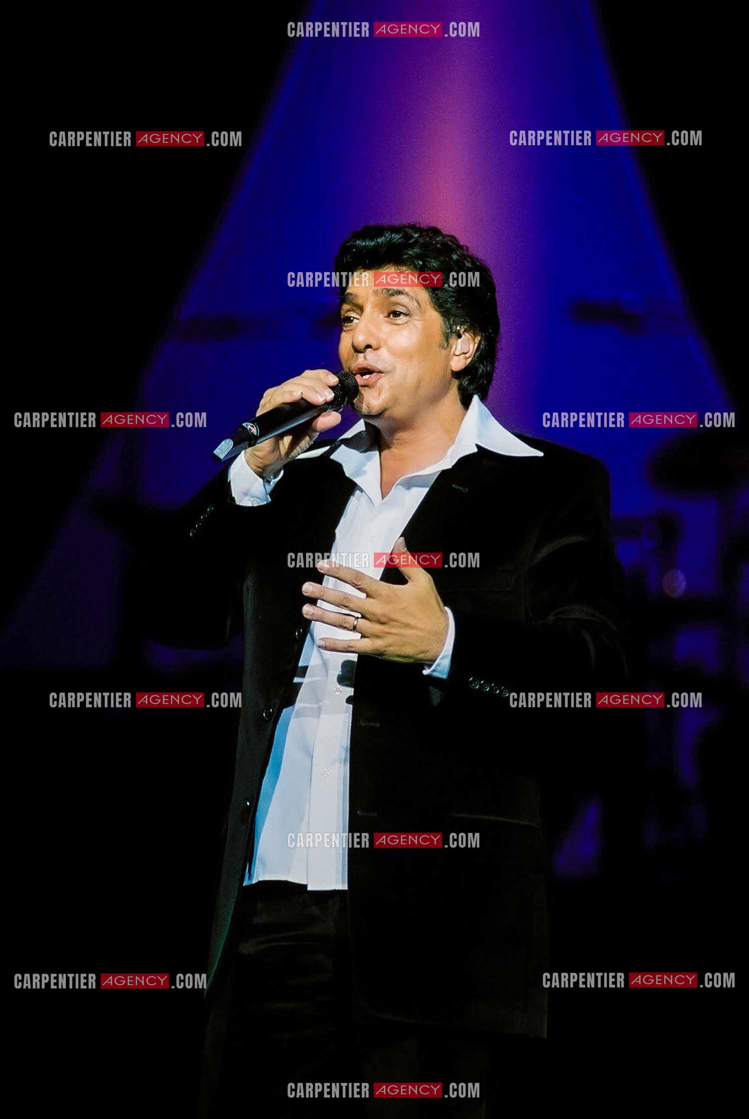 Le chanteur Frédéric François lors de son passage à l'Olympia en 2002.  ( Exclusif )