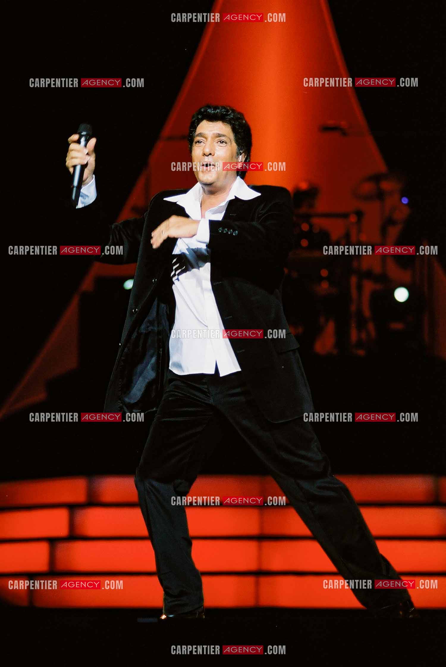 Le chanteur Frédéric François lors de son passage à l'Olympia en 2002.  ( Exclusif )