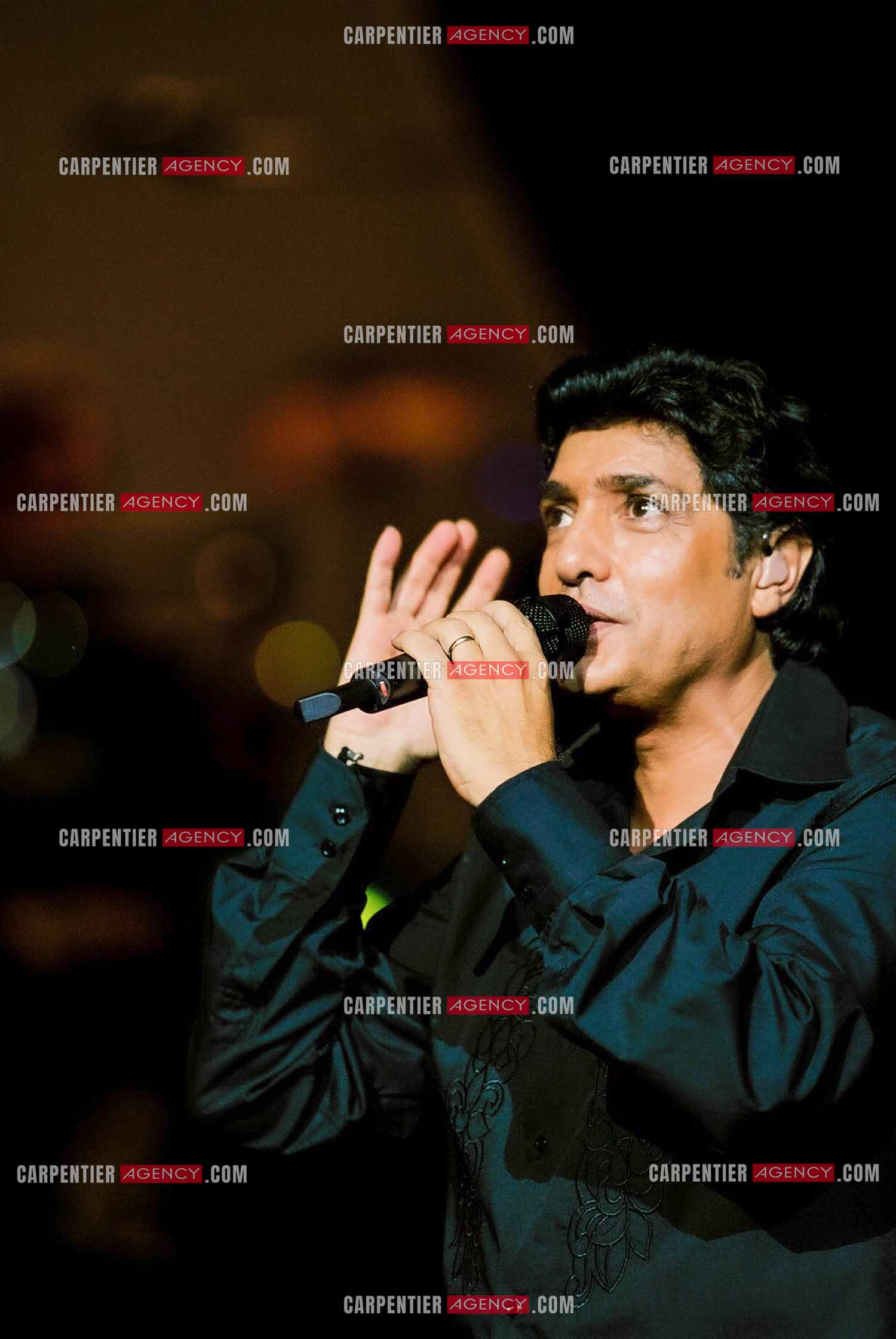 Le chanteur Frédéric François lors de son passage à l'Olympia en 2002.  ( Exclusif )