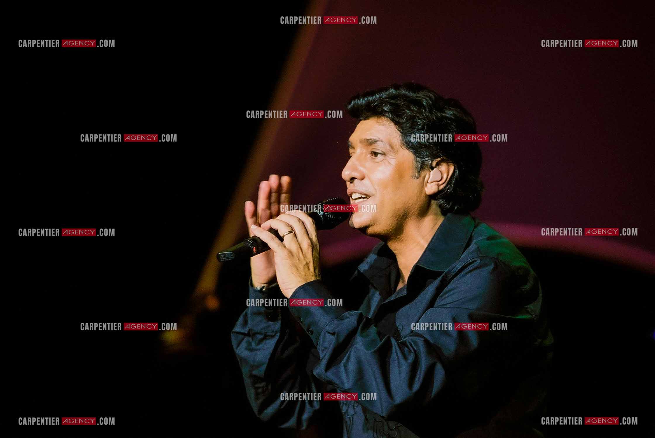 Le chanteur Frédéric François lors de son passage à l'Olympia en 2002.  ( Exclusif )