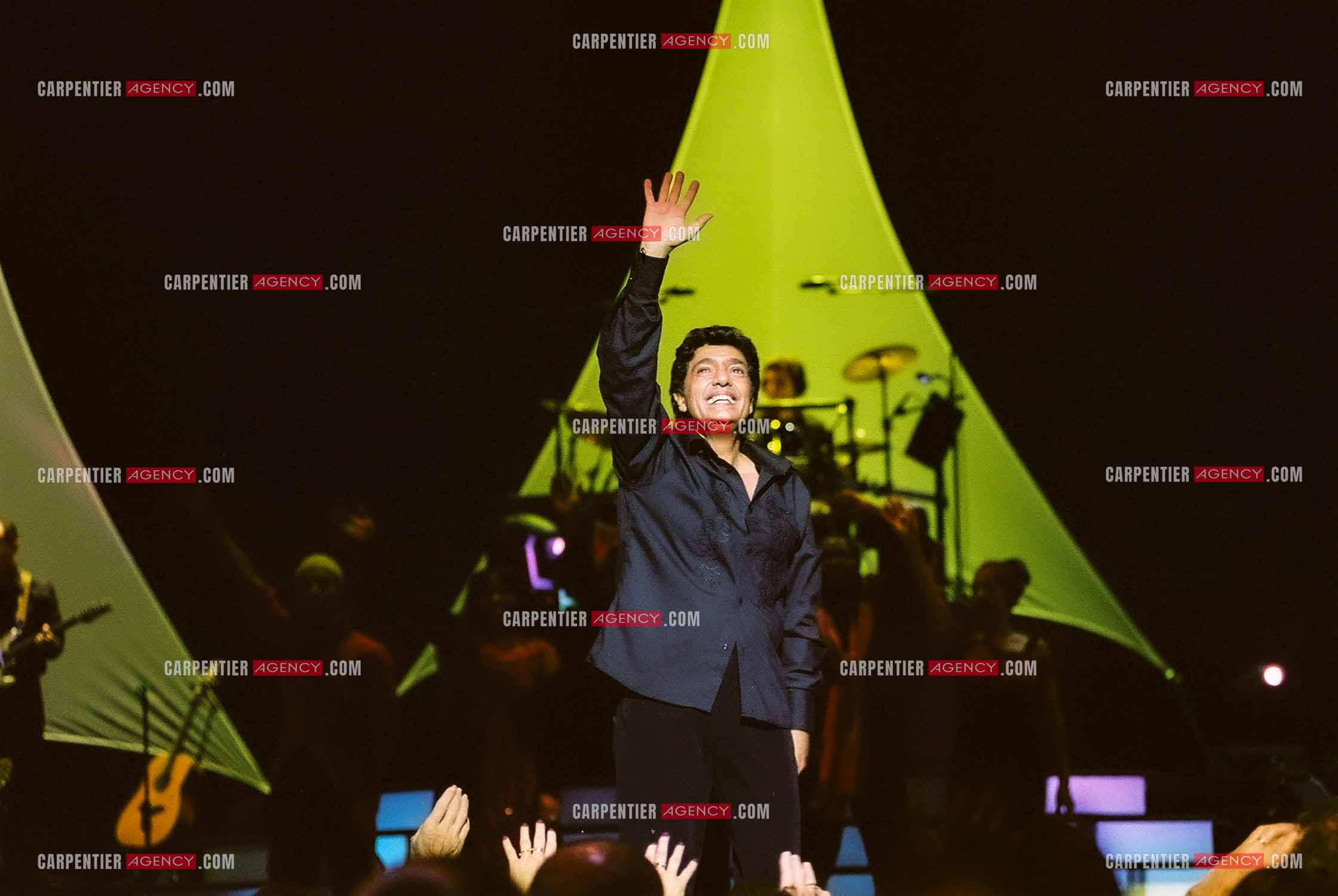 Le chanteur Frédéric François lors de son passage à l'Olympia en 2002.  ( Exclusif )