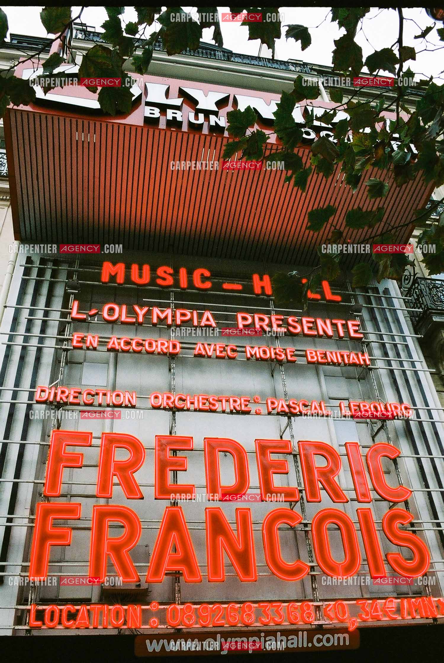Le chanteur Frédéric François lors de son passage à l'Olympia en 2002.  ( Exclusif )