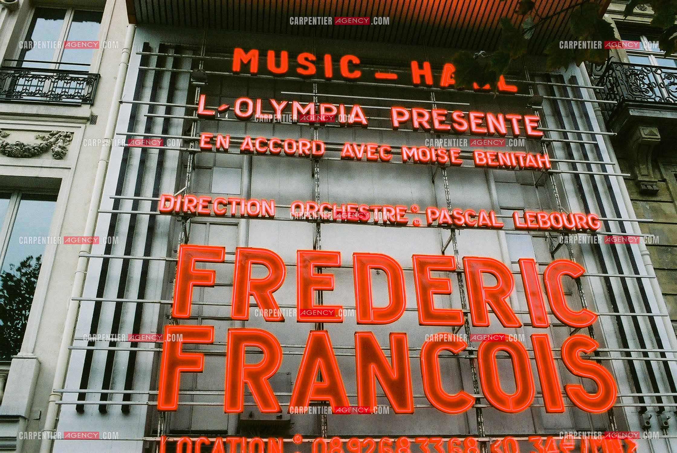 Le chanteur Frédéric François lors de son passage à l'Olympia en 2002.  ( Exclusif )
