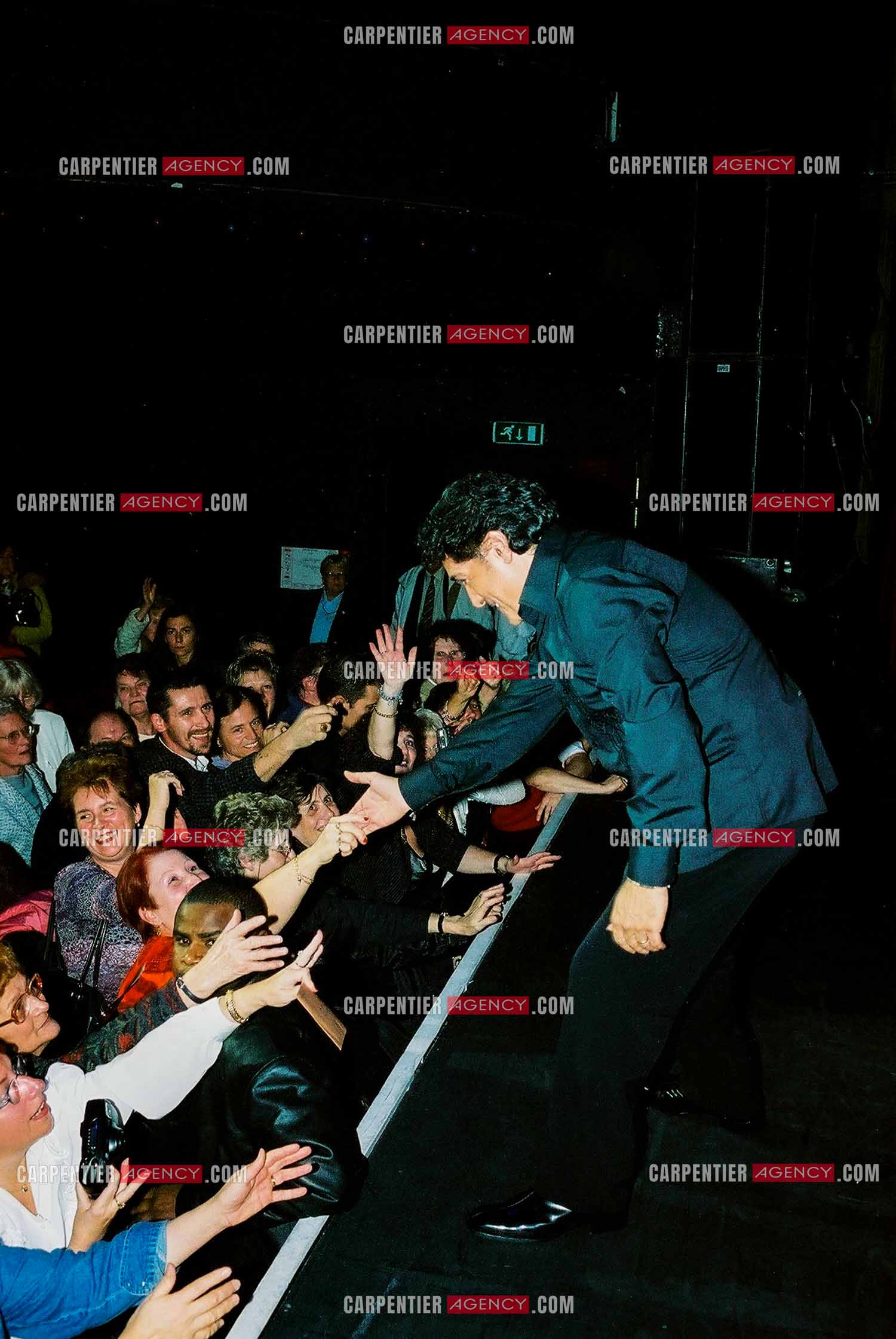 Le chanteur Frédéric François lors de son passage à l'Olympia en 2002.  ( Exclusif )