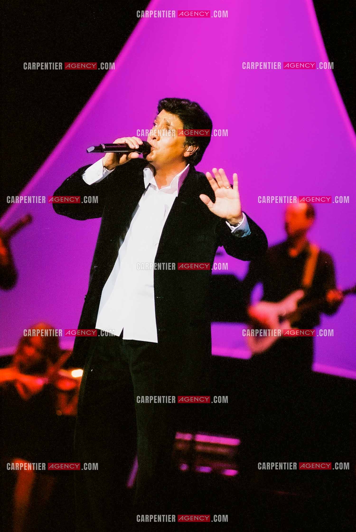 Le chanteur Frédéric François lors de son passage à l'Olympia en 2002.  ( Exclusif )