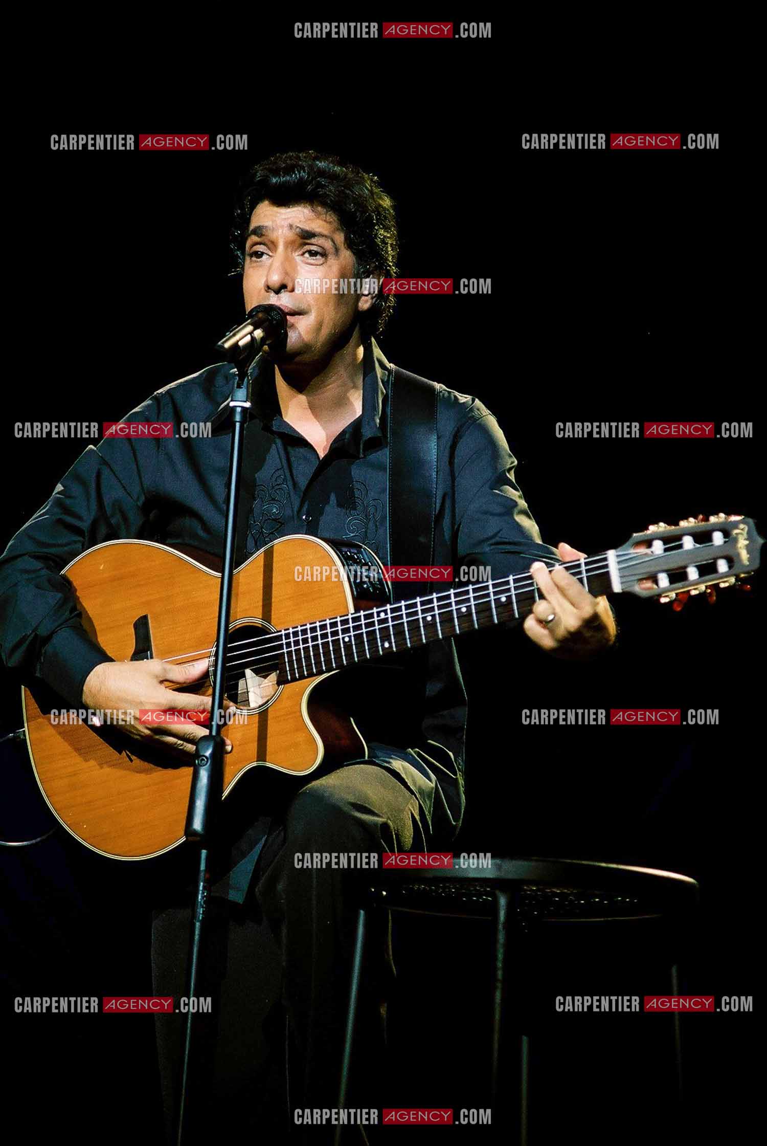 Le chanteur Frédéric François lors de son passage à l'Olympia en 2002.  ( Exclusif )