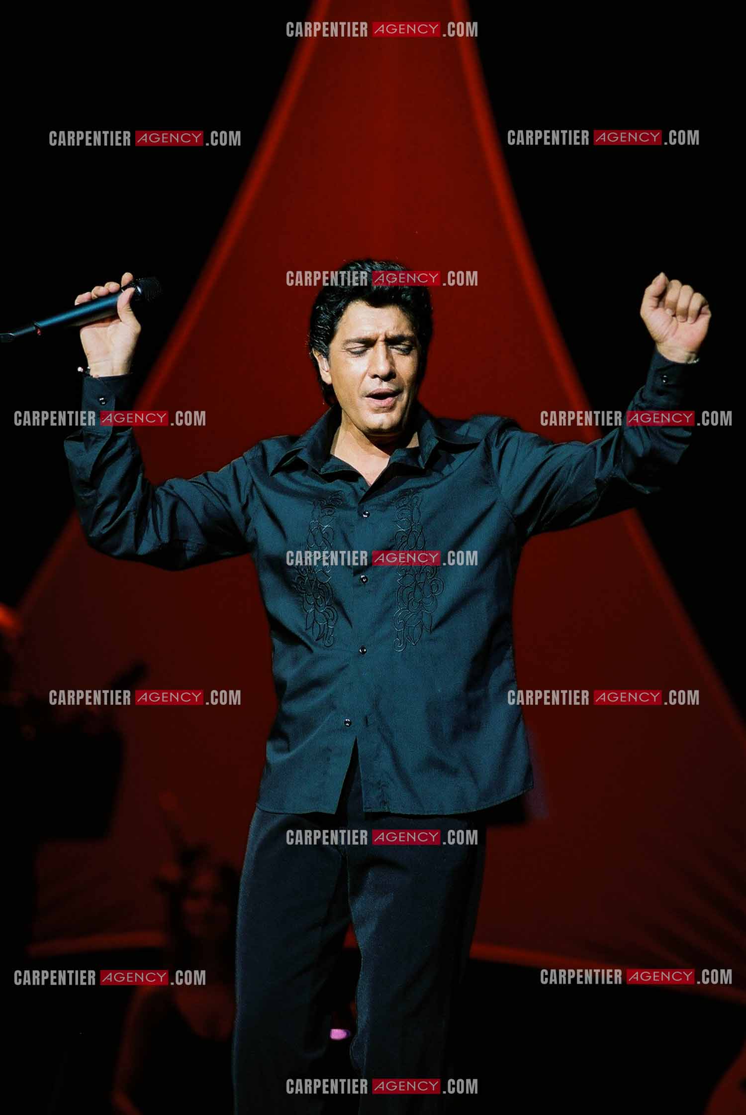 Le chanteur Frédéric François lors de son passage à l'Olympia en 2002.  ( Exclusif )