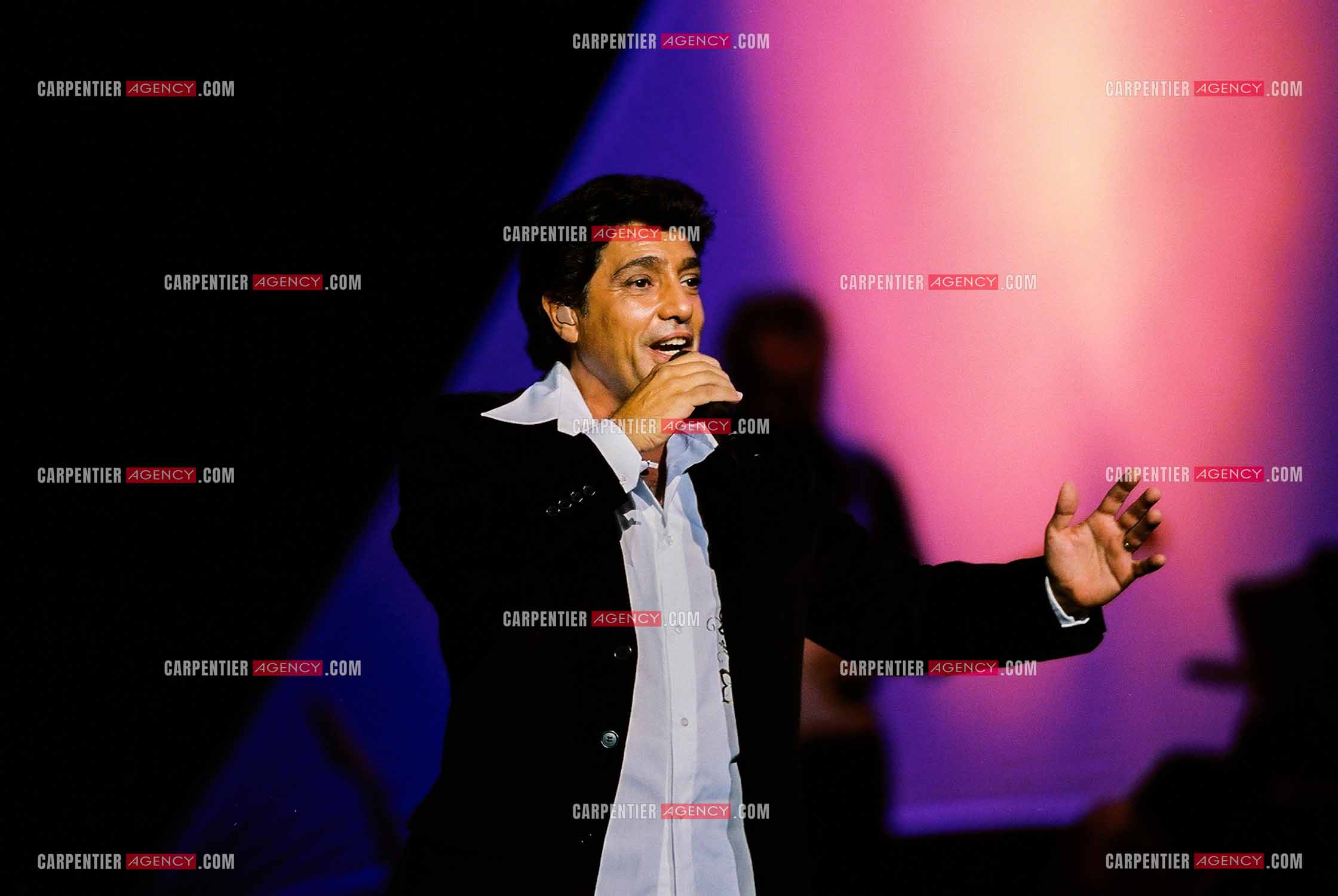 Le chanteur Frédéric François lors de son passage à l'Olympia en 2002.  ( Exclusif )