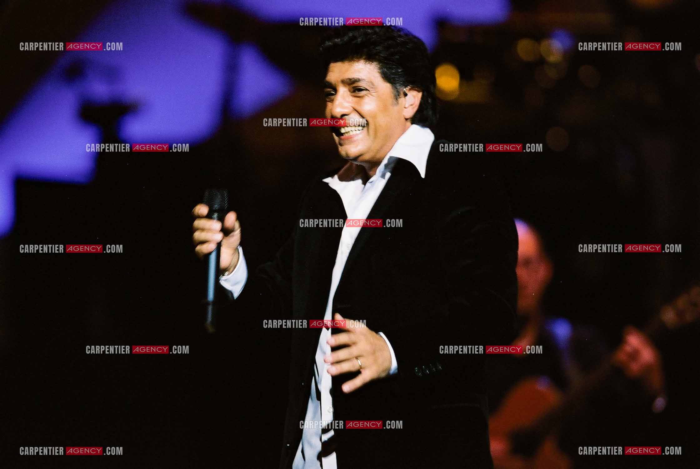 Le chanteur Frédéric François lors de son passage à l'Olympia en 2002.  ( Exclusif )