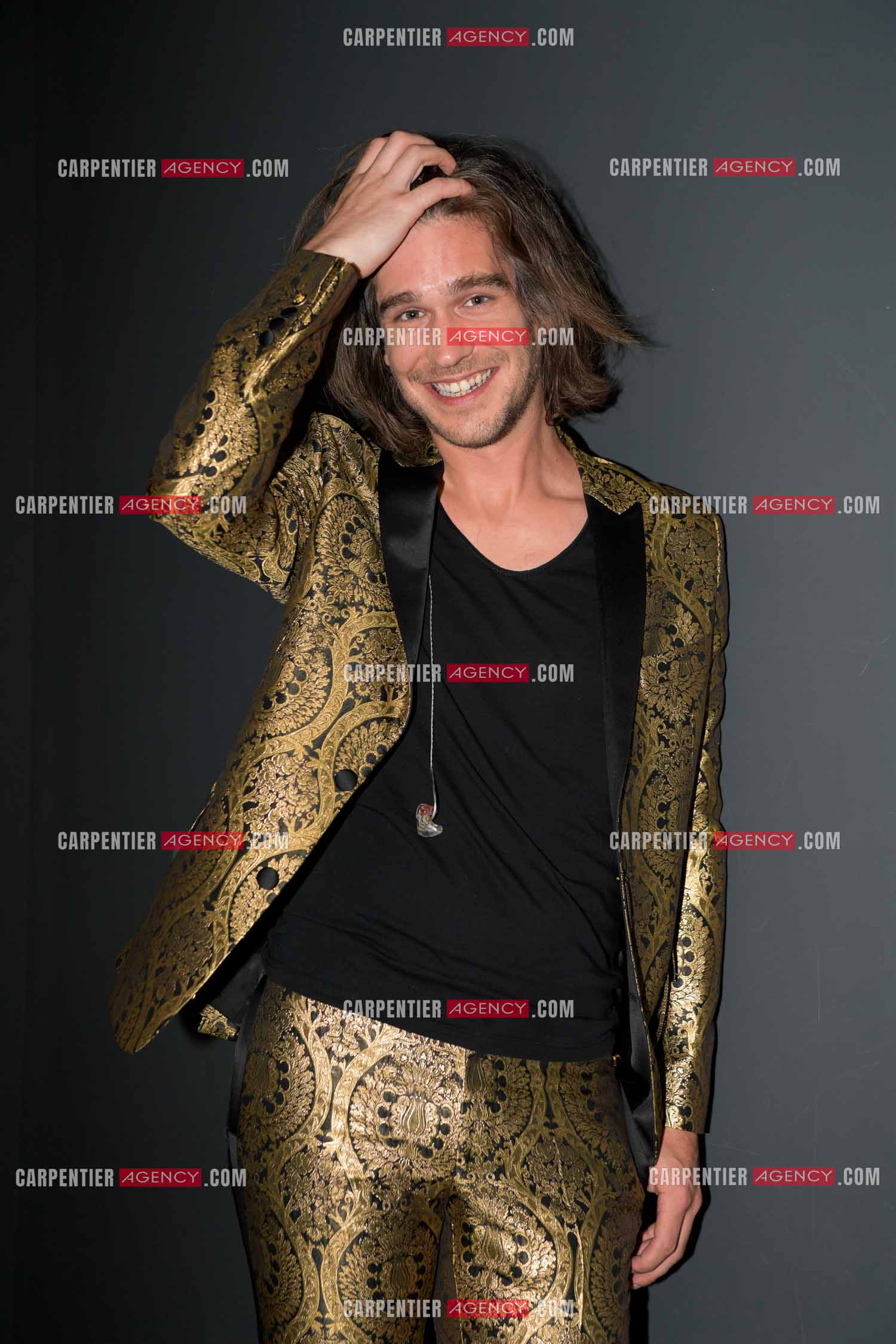 Le ténor Amaury Vassili en concert piano voix au théâtre de La Chaudronnerie à la Ciotat.   ( Exclusif )