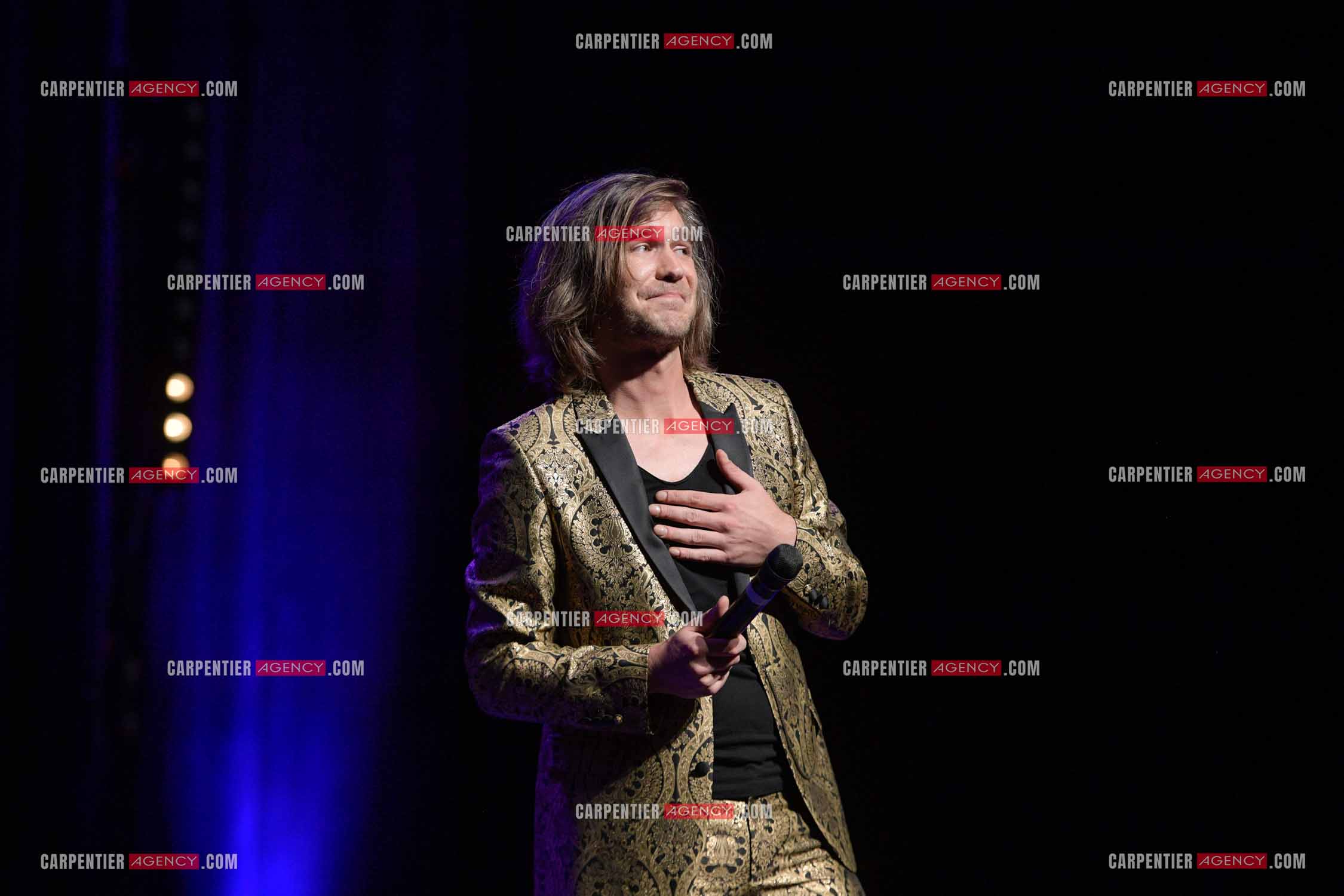 Le ténor Amaury Vassili en concert piano voix au théâtre de La Chaudronnerie à la Ciotat.   ( Exclusif )