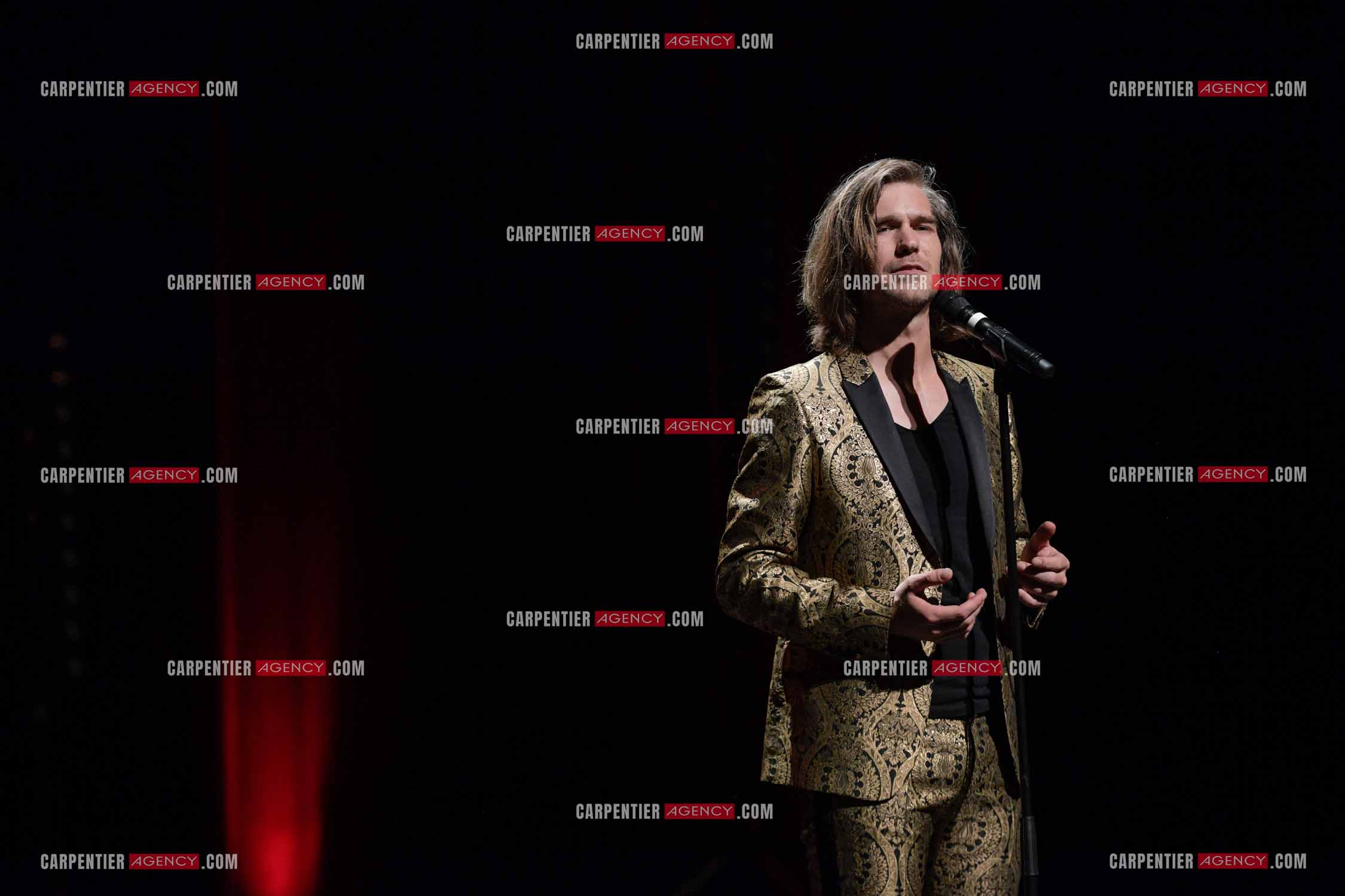 Le ténor Amaury Vassili en concert piano voix au théâtre de La Chaudronnerie à la Ciotat.   ( Exclusif )