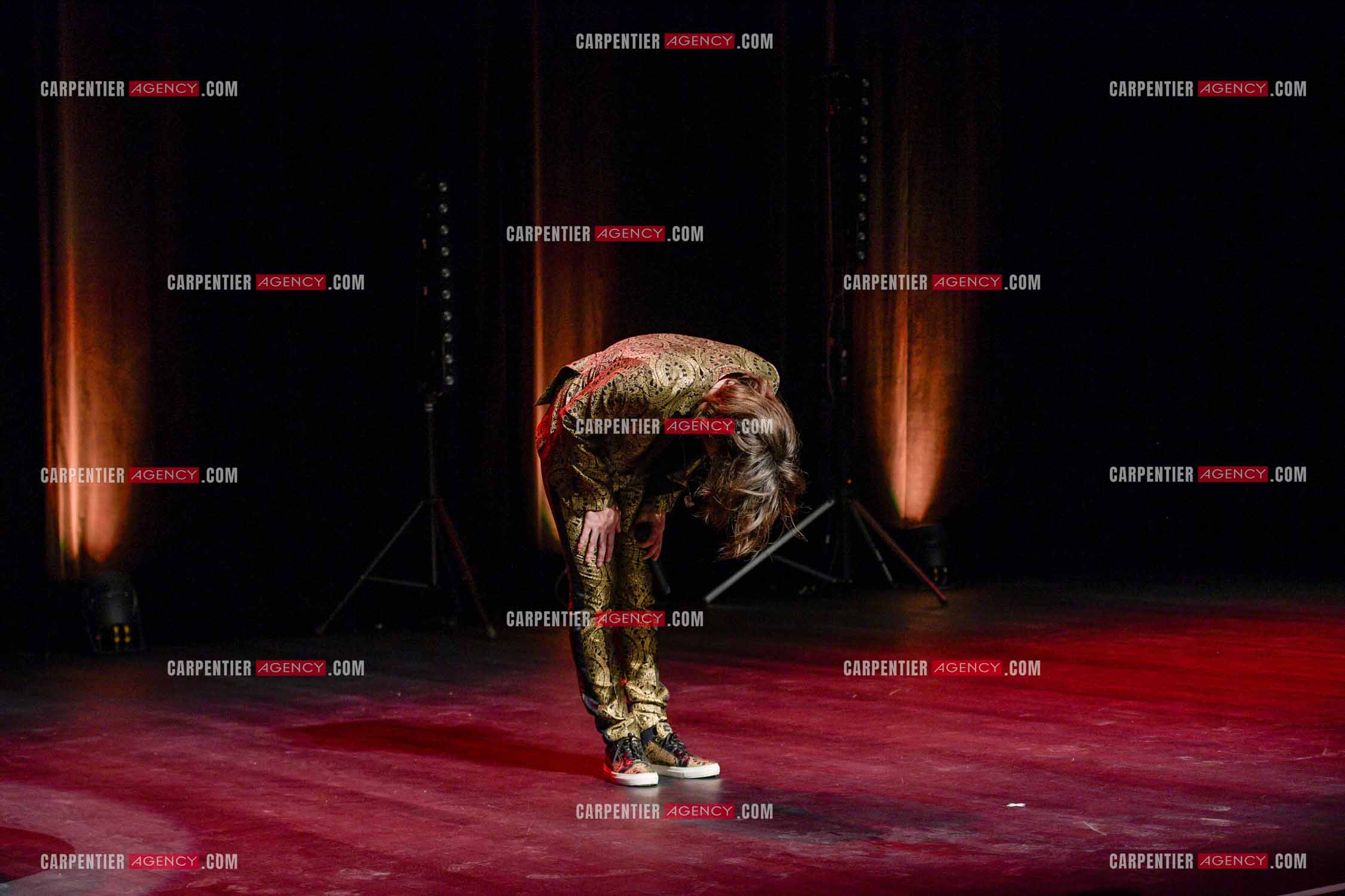 Le ténor Amaury Vassili en concert piano voix au théâtre de La Chaudronnerie à la Ciotat.   ( Exclusif )