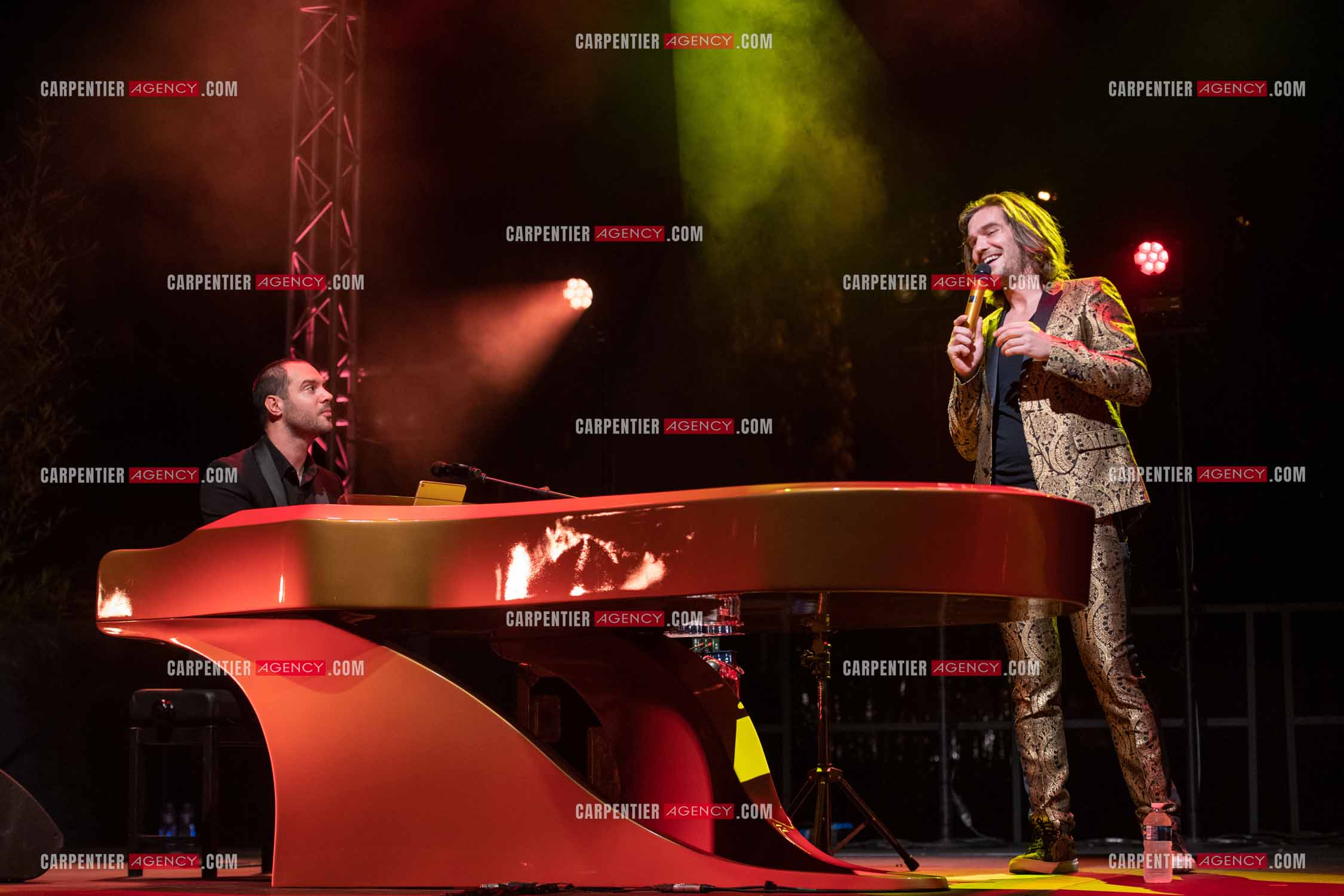 Le ténor Amaury Vassili en concert piano voix au Festival de Sanary.   ( Exclusif )