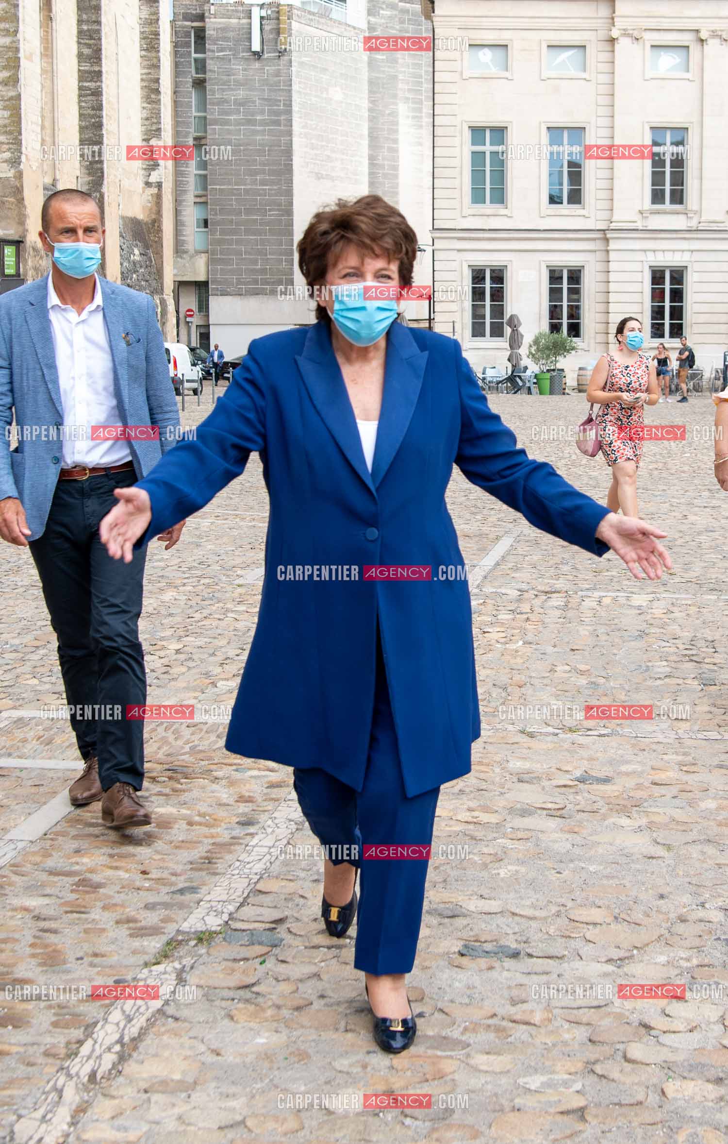 Roselyne Bachelot-Narquin, ministre de la Culture en déplacement a Avignon pour une Visite du Palais des Papes et échanges avec les artistes et les directrices et directeurs des théâtres suivi d'un spectacle vivant de clôture du festival Le souffle d’Avignon.