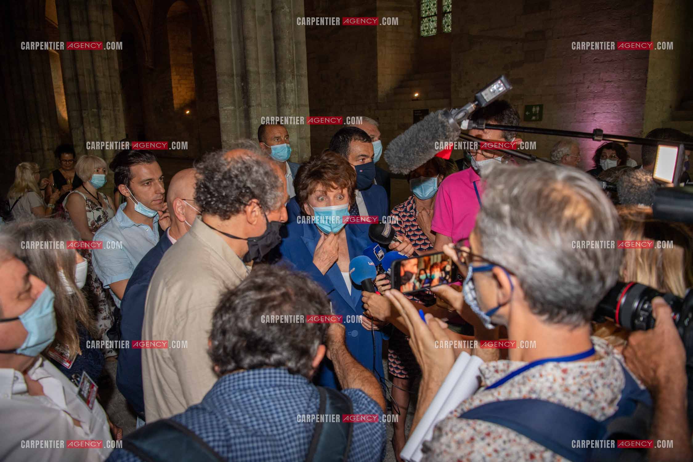 Roselyne Bachelot-Narquin, ministre de la Culture en déplacement a Avignon pour une Visite du Palais des Papes et échanges avec les artistes et les directrices et directeurs des théâtres suivi d'un spectacle vivant de clôture du festival Le souffle d’Avignon.