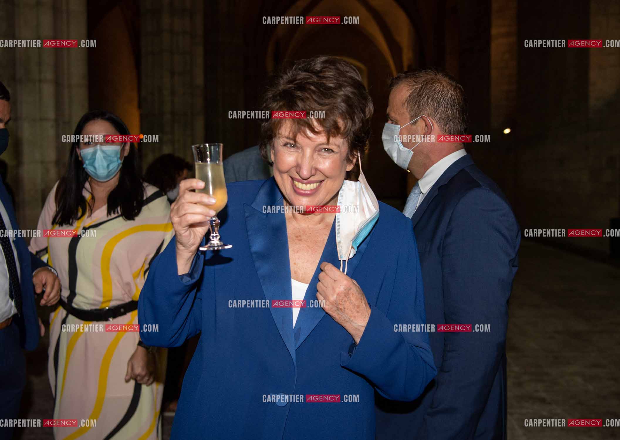 Roselyne Bachelot-Narquin, ministre de la Culture en déplacement a Avignon pour une Visite du Palais des Papes et échanges avec les artistes et les directrices et directeurs des théâtres suivi d'un spectacle vivant de clôture du festival Le souffle d’Avignon.
