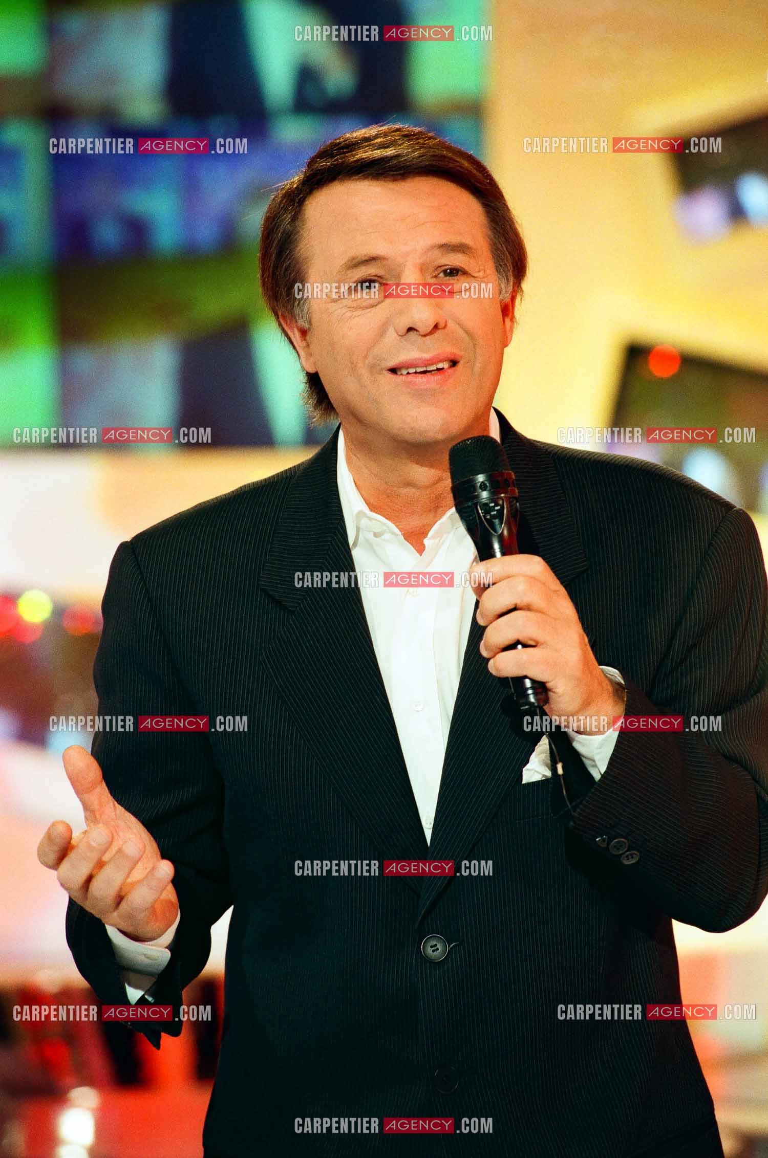 Le chanteur Salvatore Adamo invité de l'émission “ La chance aux chansons “.     ( Exclusif )